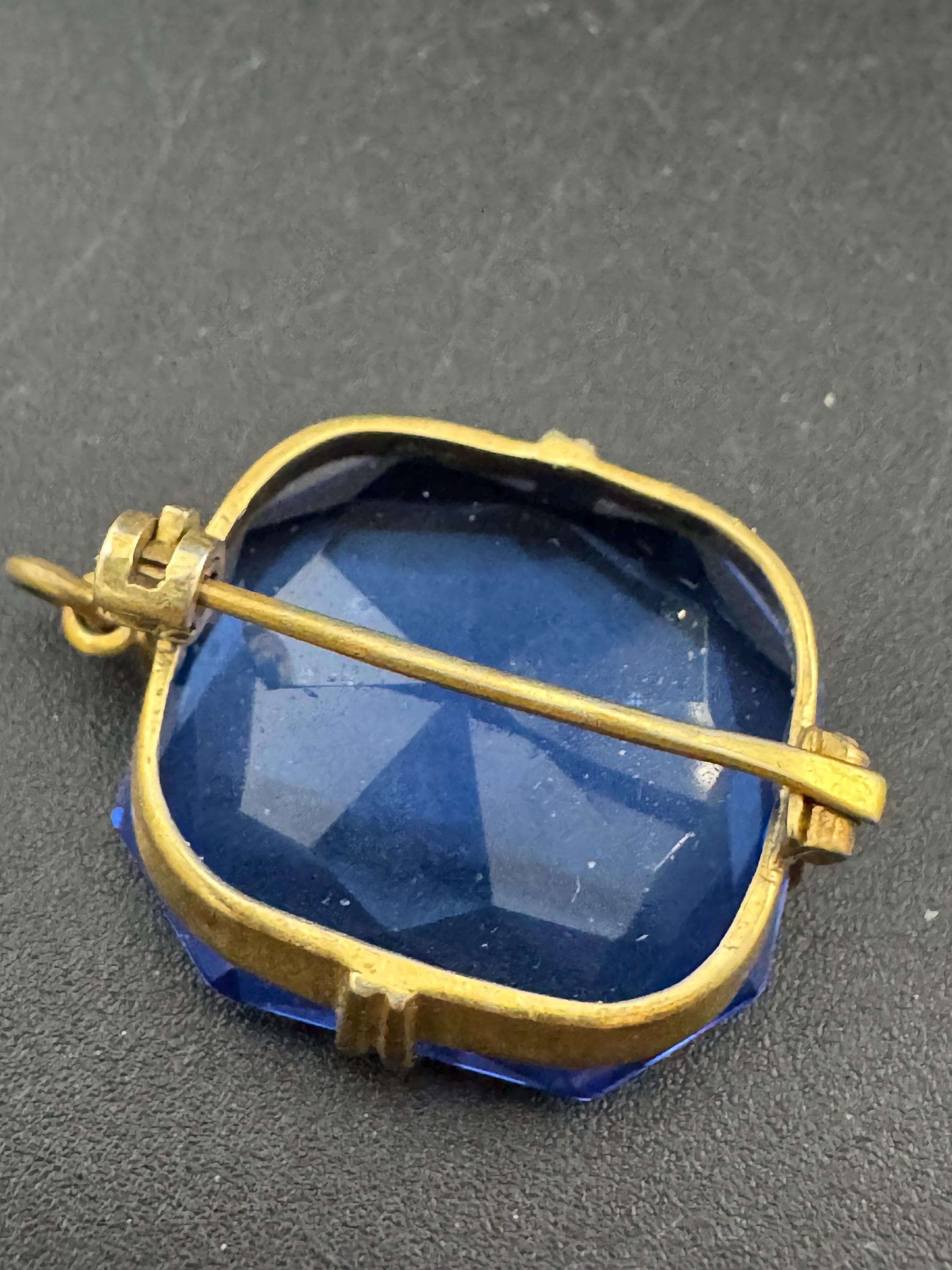 Antique Edwardian sapphire blue oval faceted glass pendant brooch, c clasp