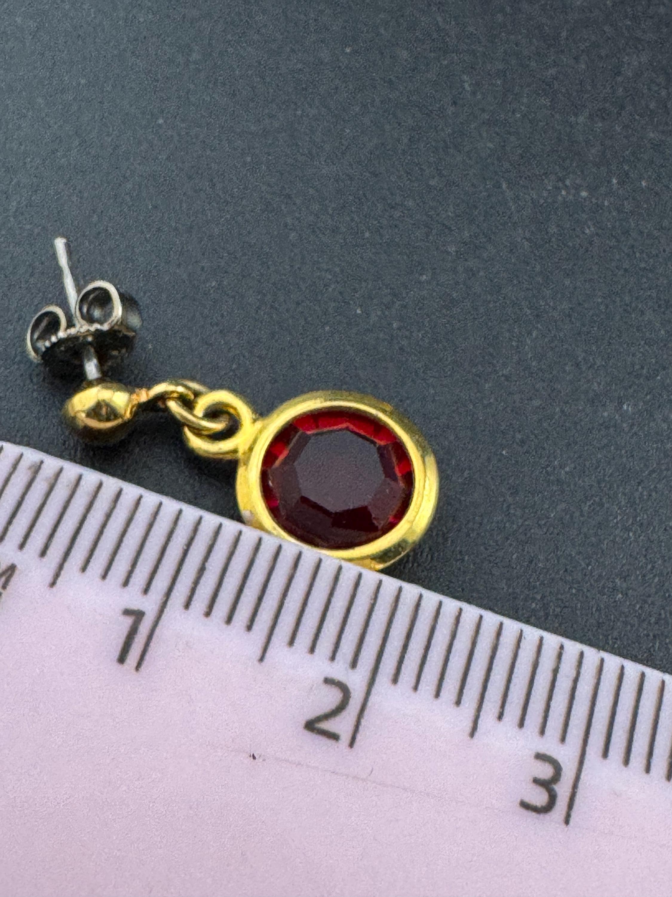Vintage Ruby Red Glass Diamanté bezel rivière Earrings