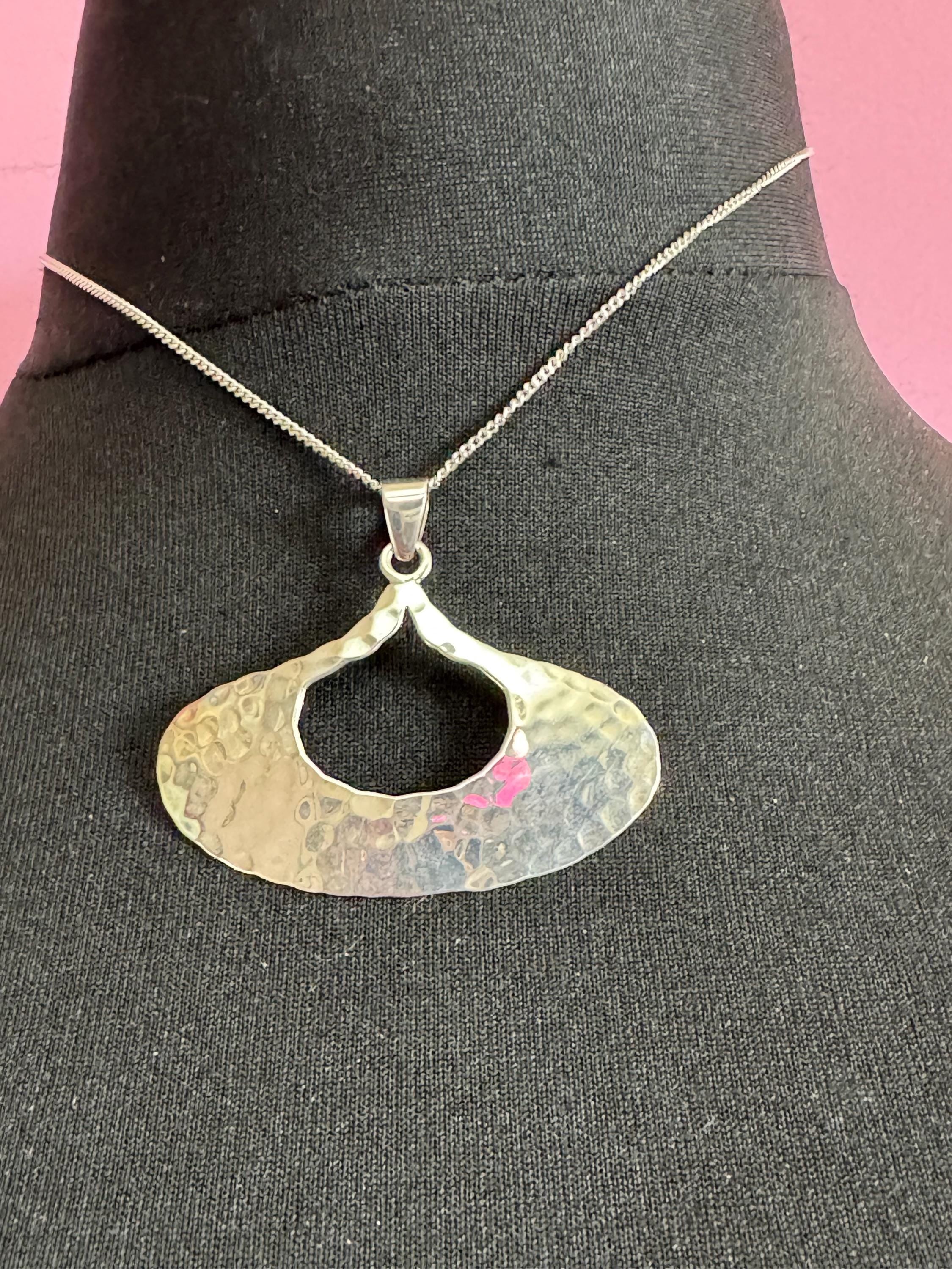 Vintage white metal unmarked modernist planished pendant necklace on a 925 sterling silver 41cm chain