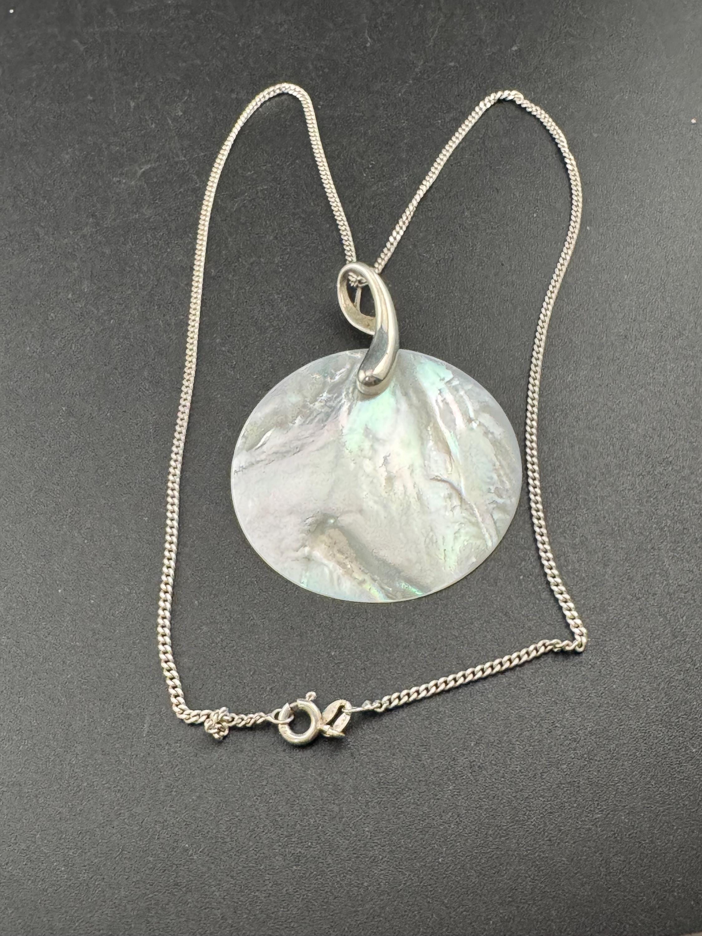 Retro 1980s sterling silver and natural shell pearl 6cm disc modernist  Sterling silver pendant necklace on a 46cm chain