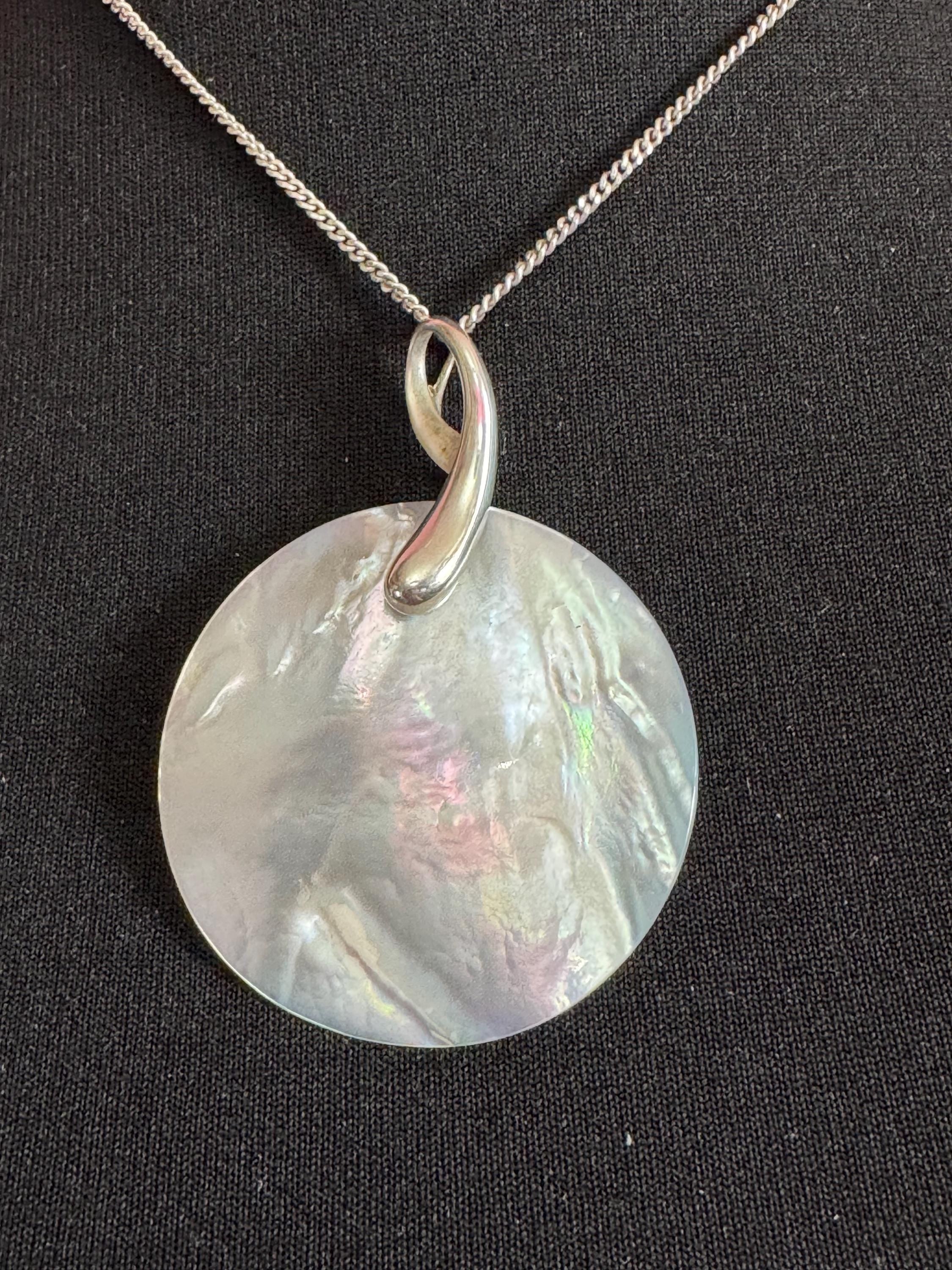 Retro 1980s sterling silver and natural shell pearl 6cm disc modernist  Sterling silver pendant necklace on a 46cm chain