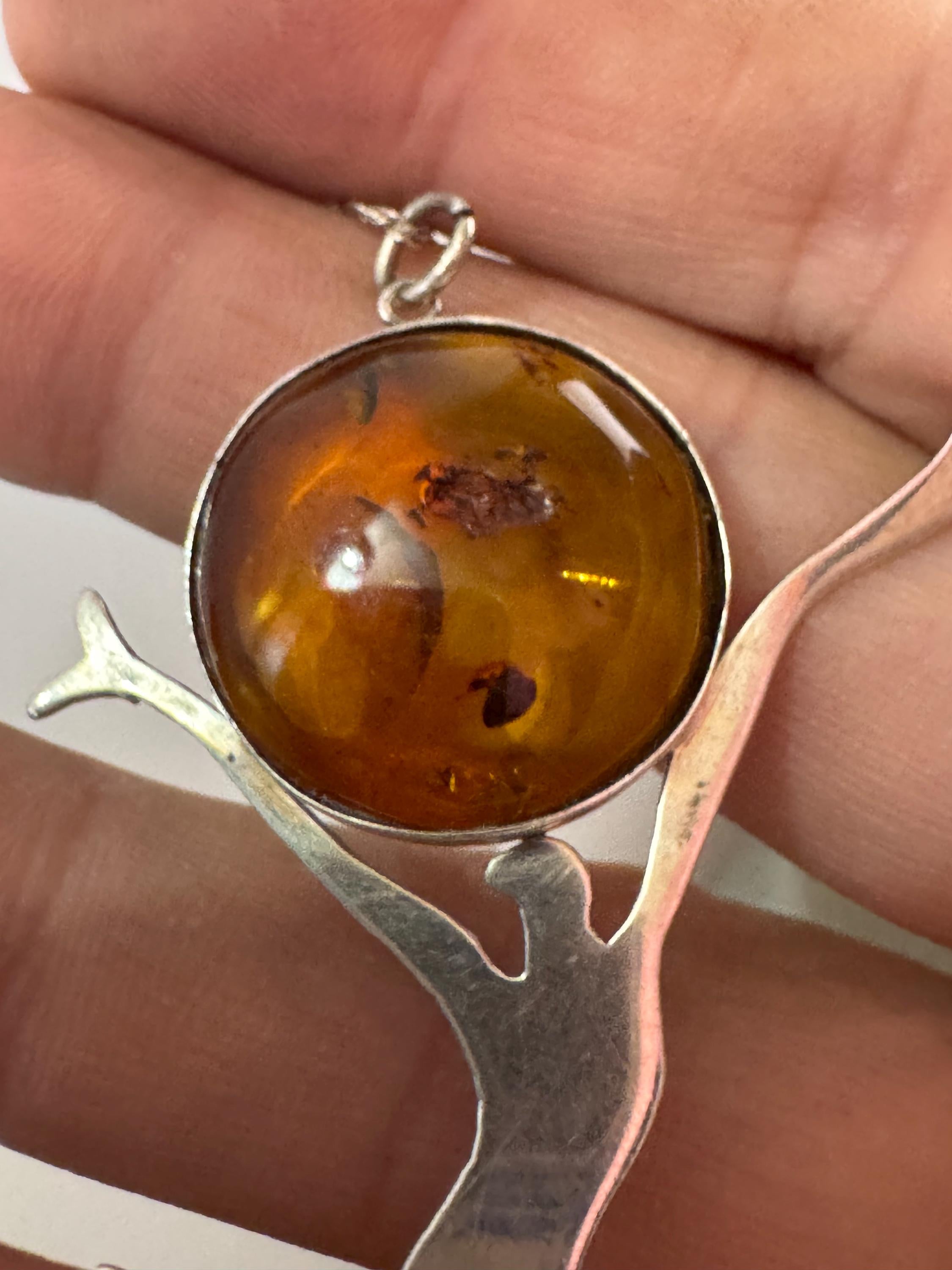 Natural Amber gem set art deco dancing lady 925 sterling Silver pendant necklace on a 40cm fine chain