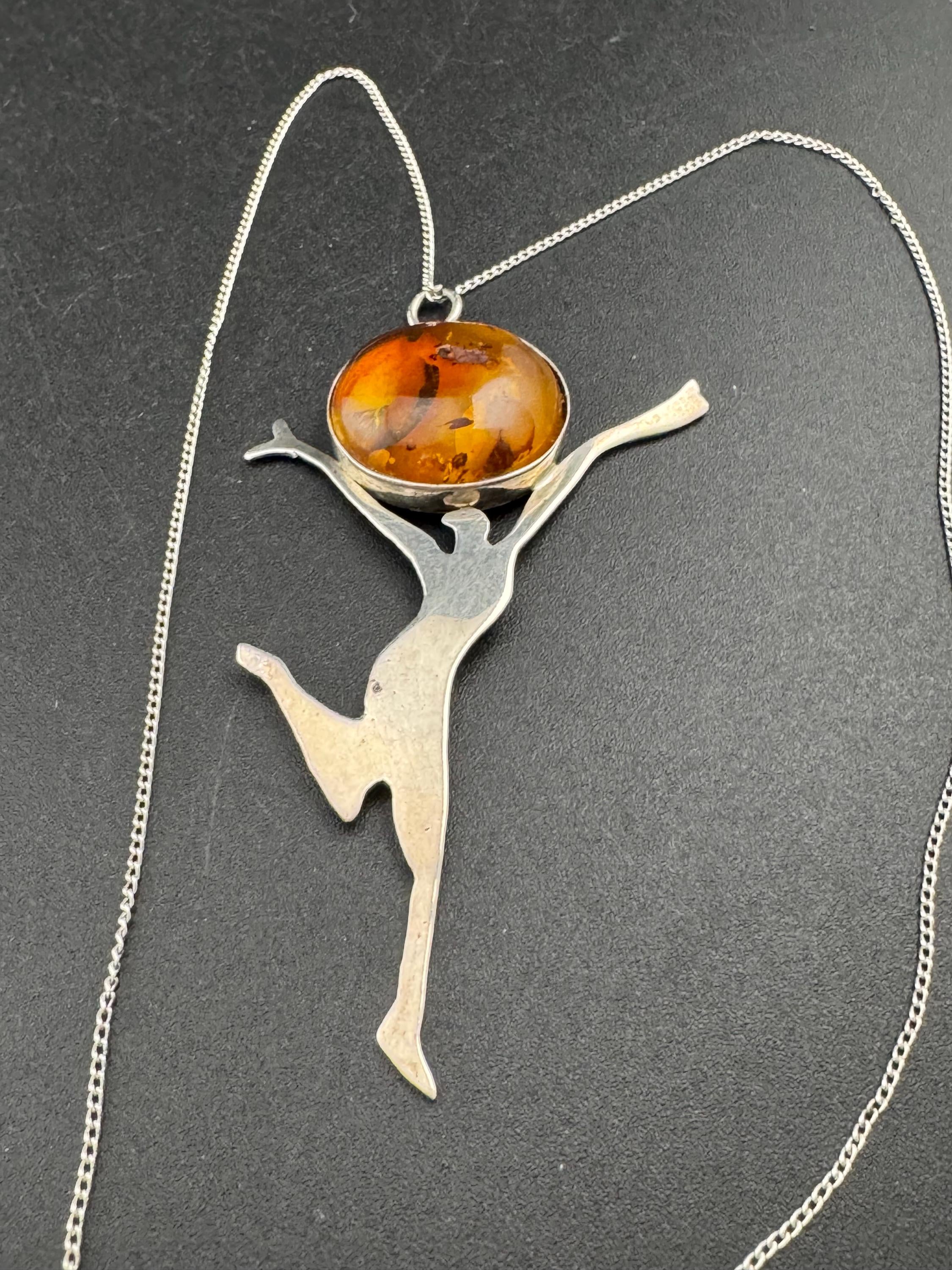 Natural Amber gem set art deco dancing lady 925 sterling Silver pendant necklace on a 40cm fine chain