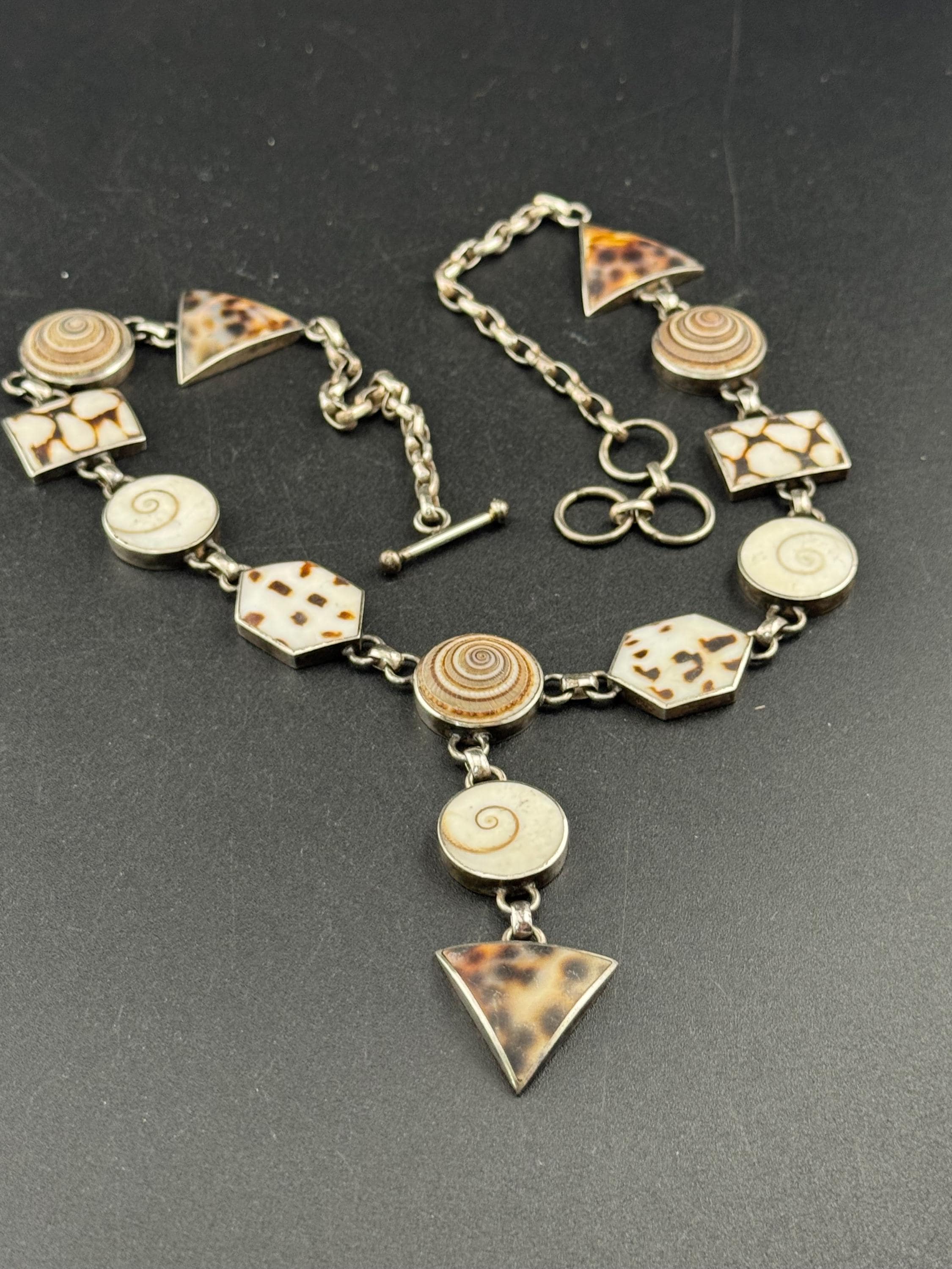 Fabulous 925 Sterling silver natural brown cream seashell bezel drop necklace, 51cm 52.7 grams