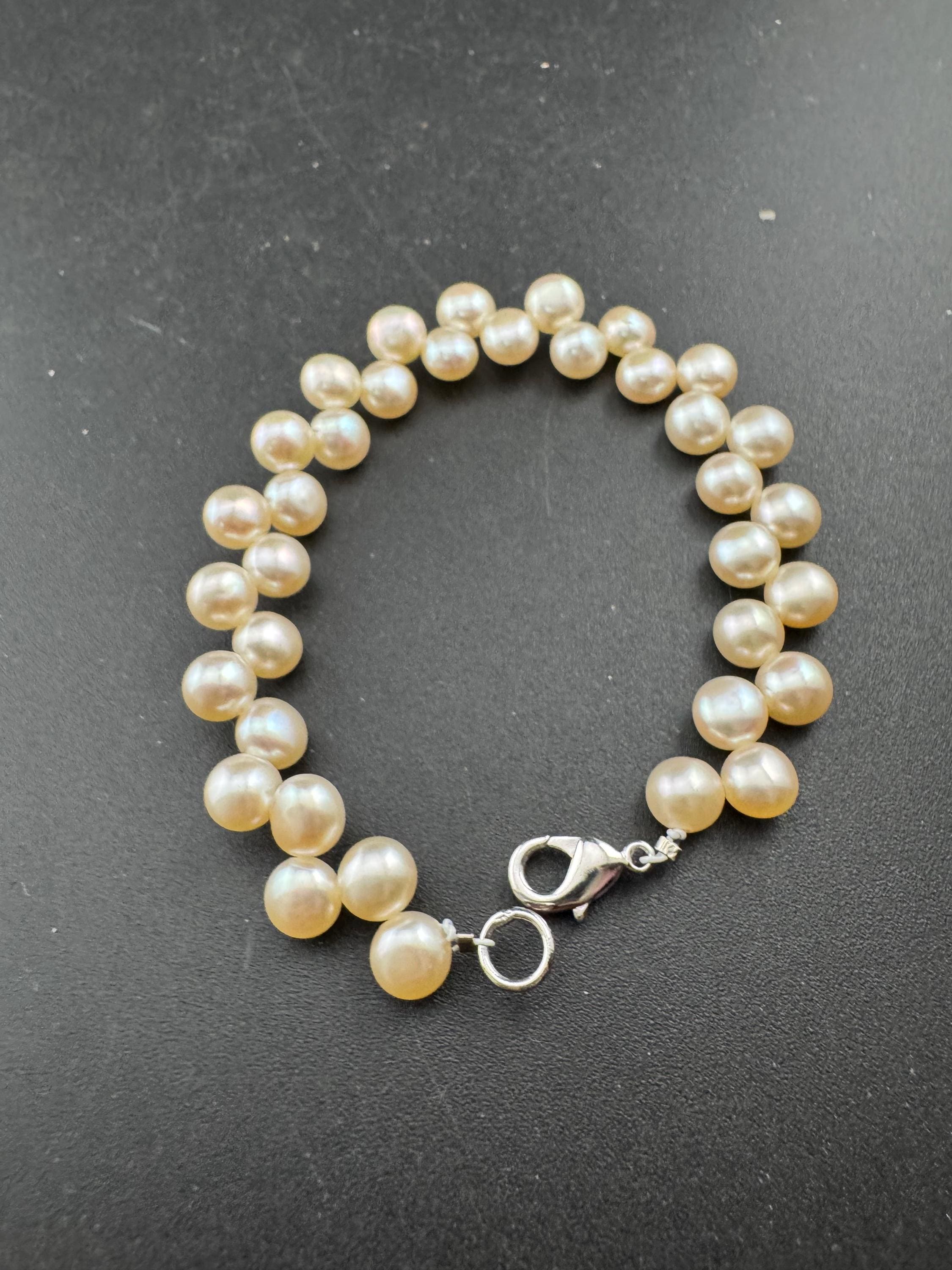Vintage silver tone modernist genuine freshwater pearl white bracelet