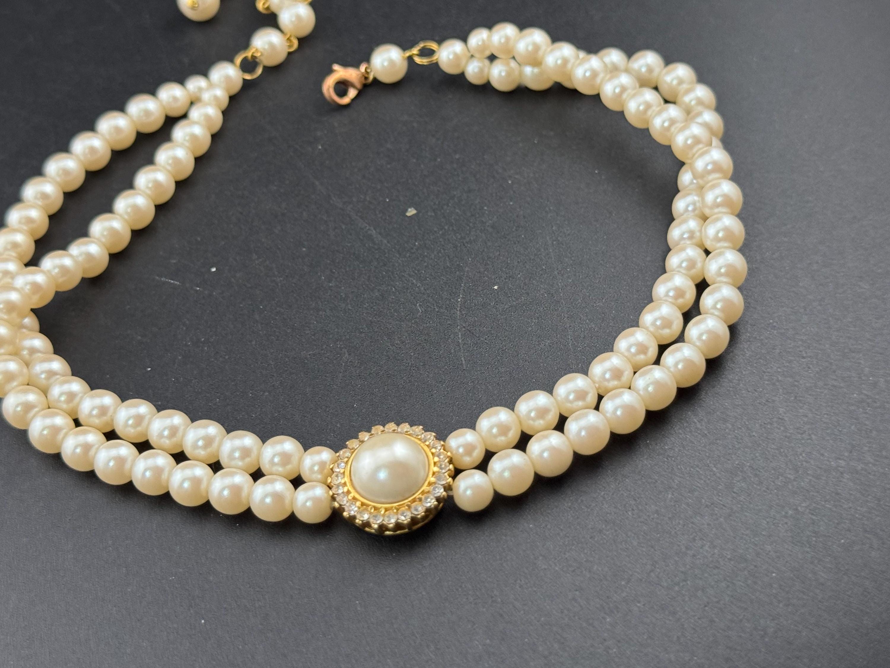 vintage 2 row cream plastic pearl necklace with ornate cabochon clasp 37 to 43cm