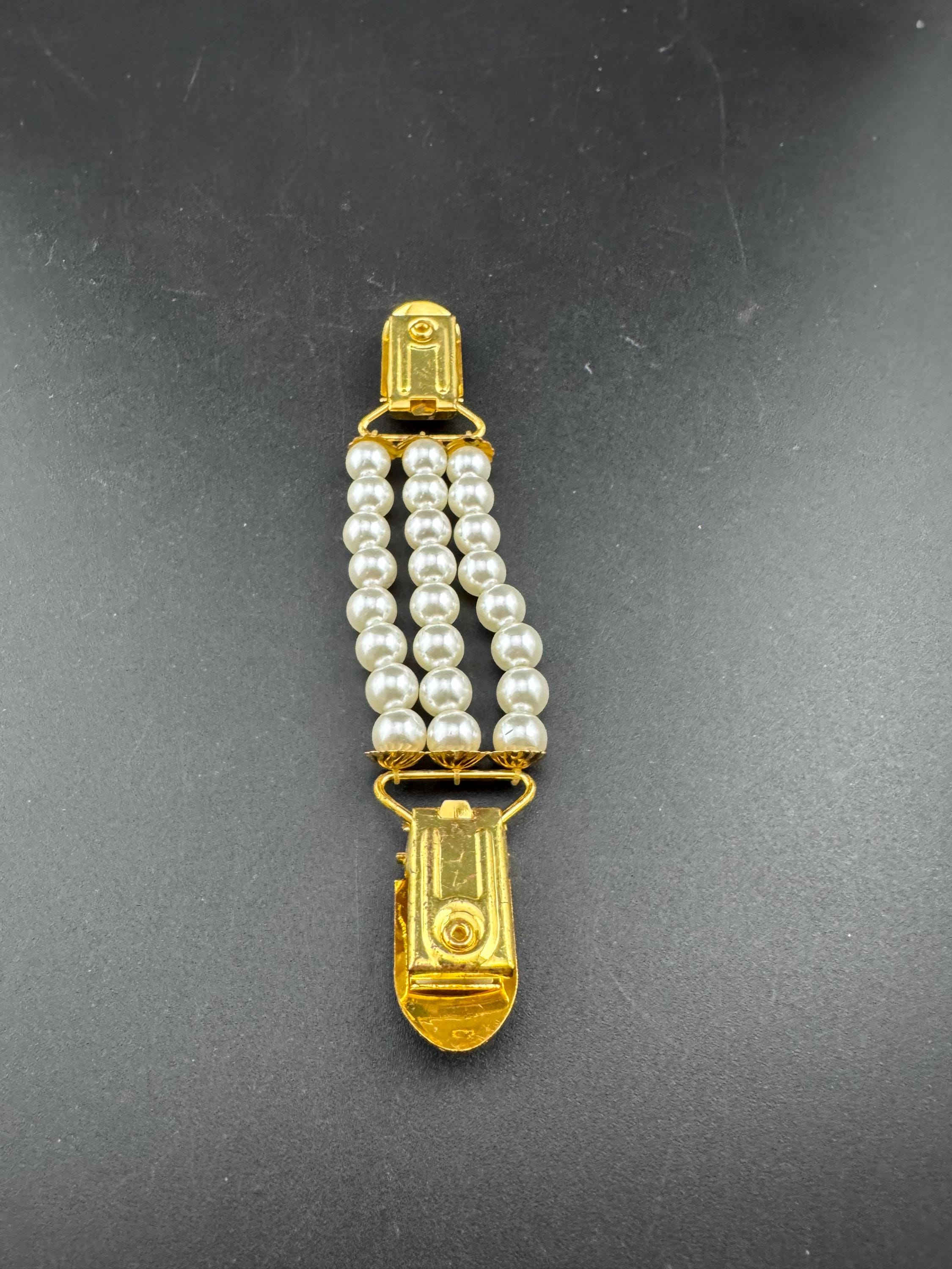 Vintage Gold tone triple row faux pearl alligator clip sweater guard 13cm