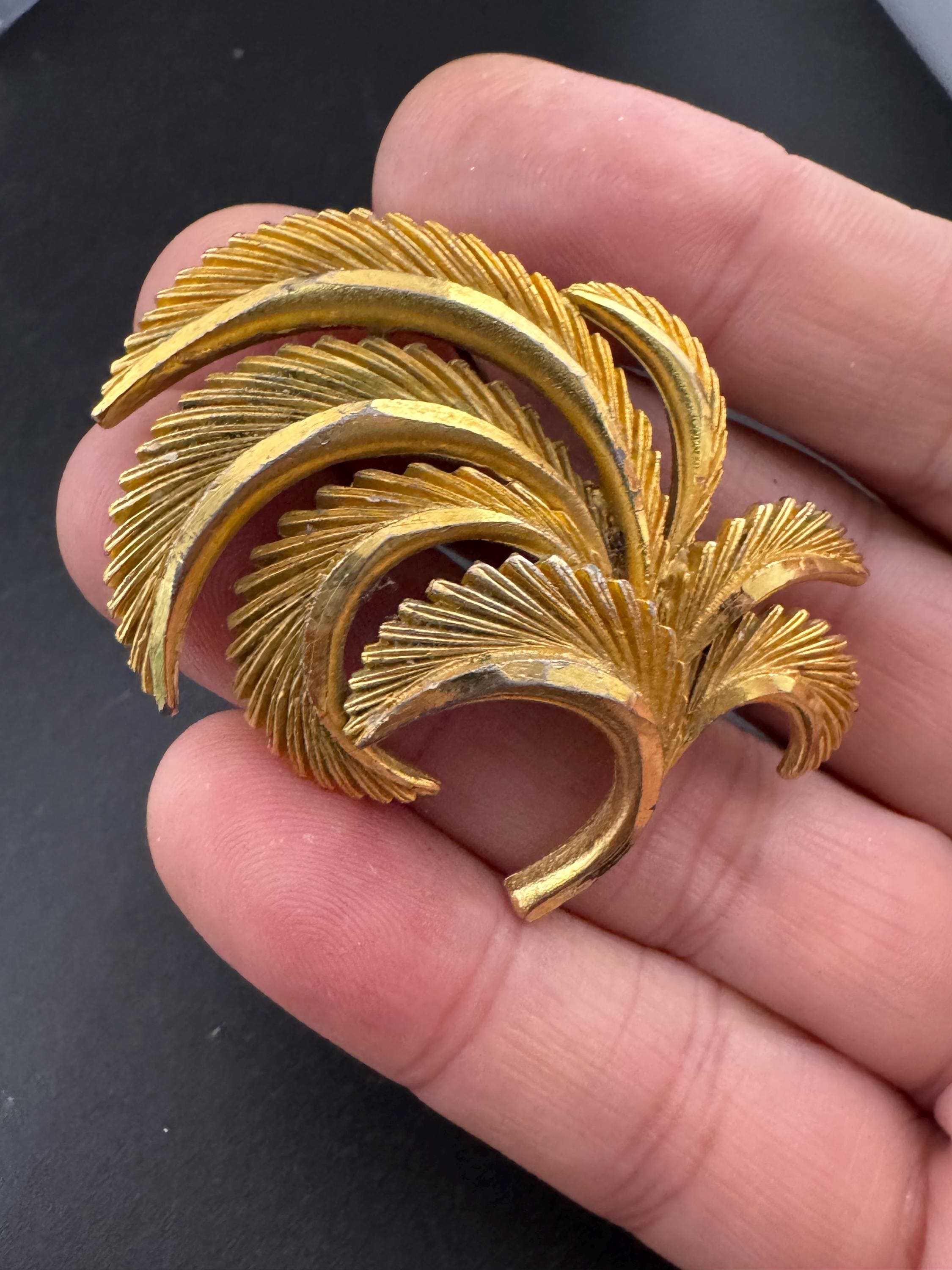 Signed SPHINX abstract floral brooch, gold tone 5cm, mid century