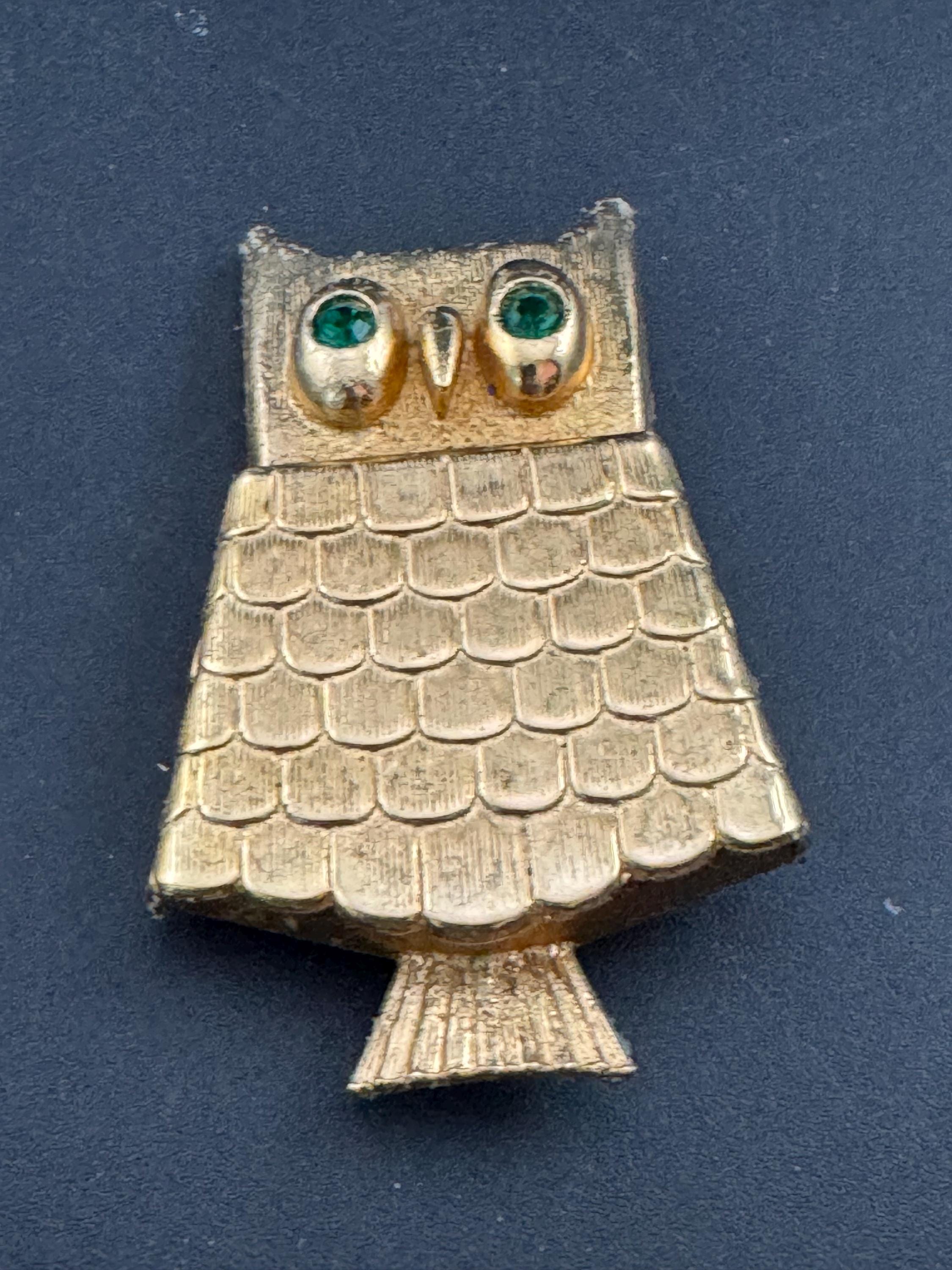 SIGNED AVON perfume compact Owl brooch large 6cm, gold tone