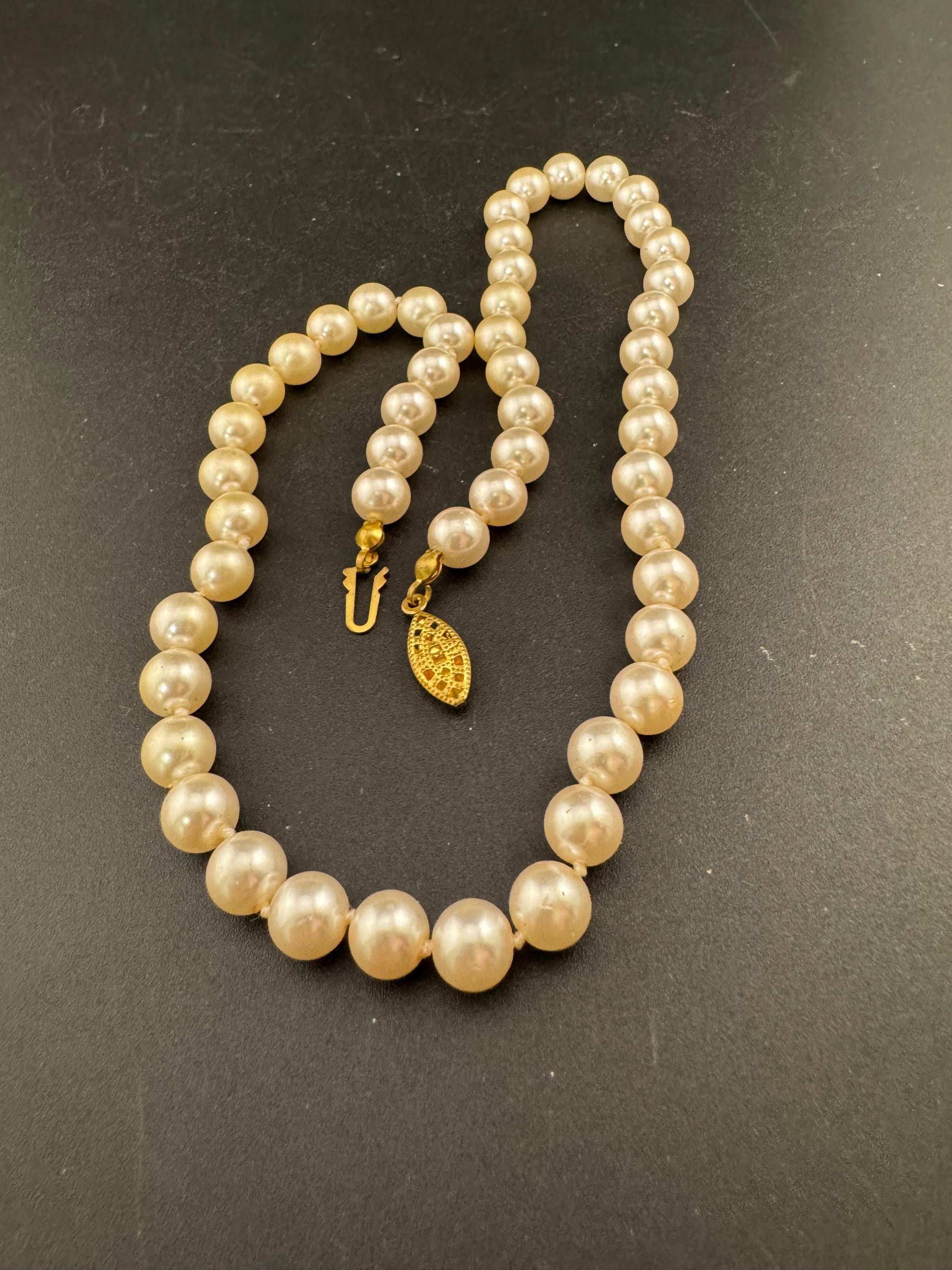 Vintage Classic cream glass pearl collar necklace, 6mm beads 40cm gold tone lovely condition