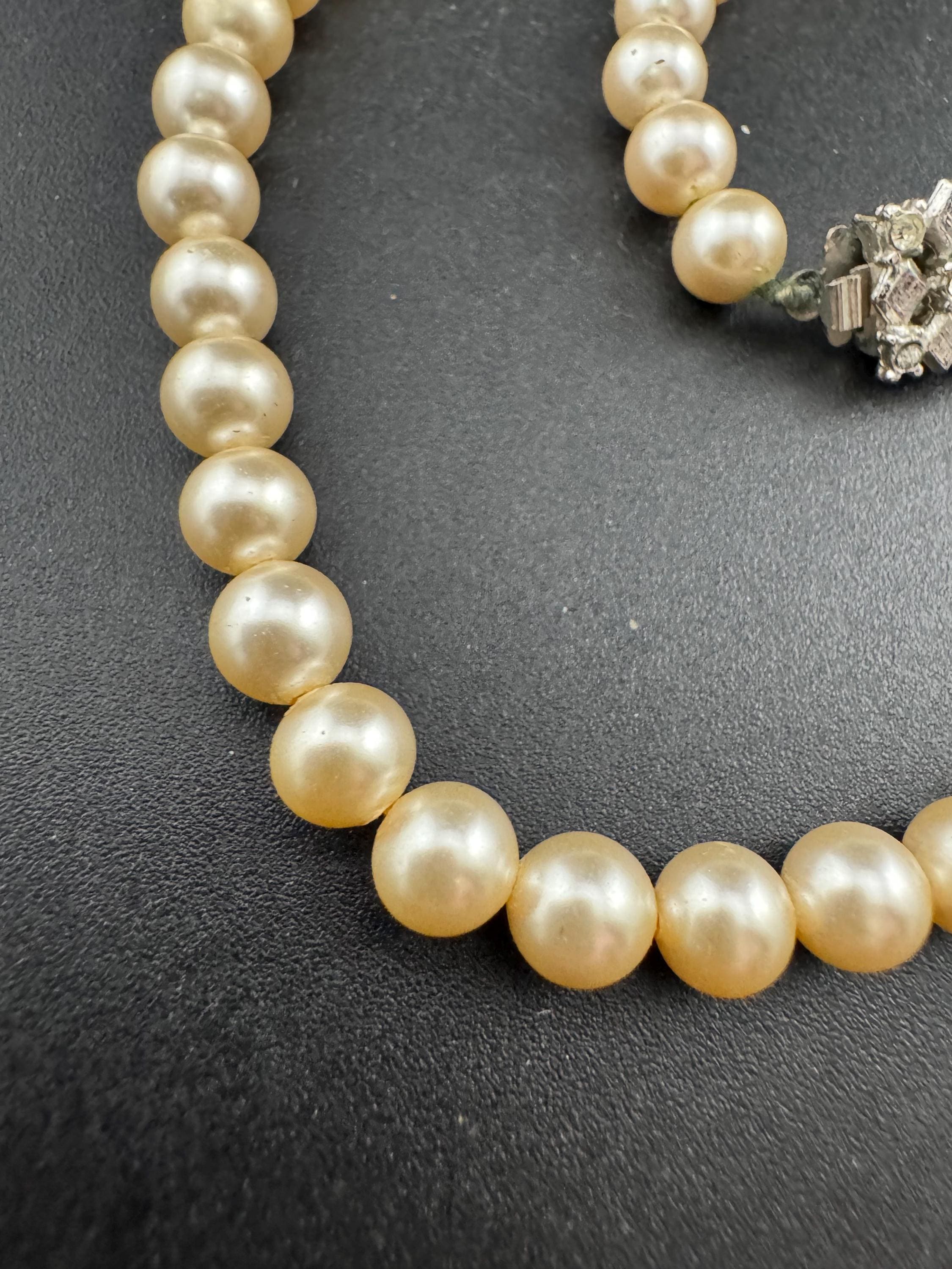 vintage cream glass pearl necklace silver tone rhinestone clasp 46cm 7mm beads