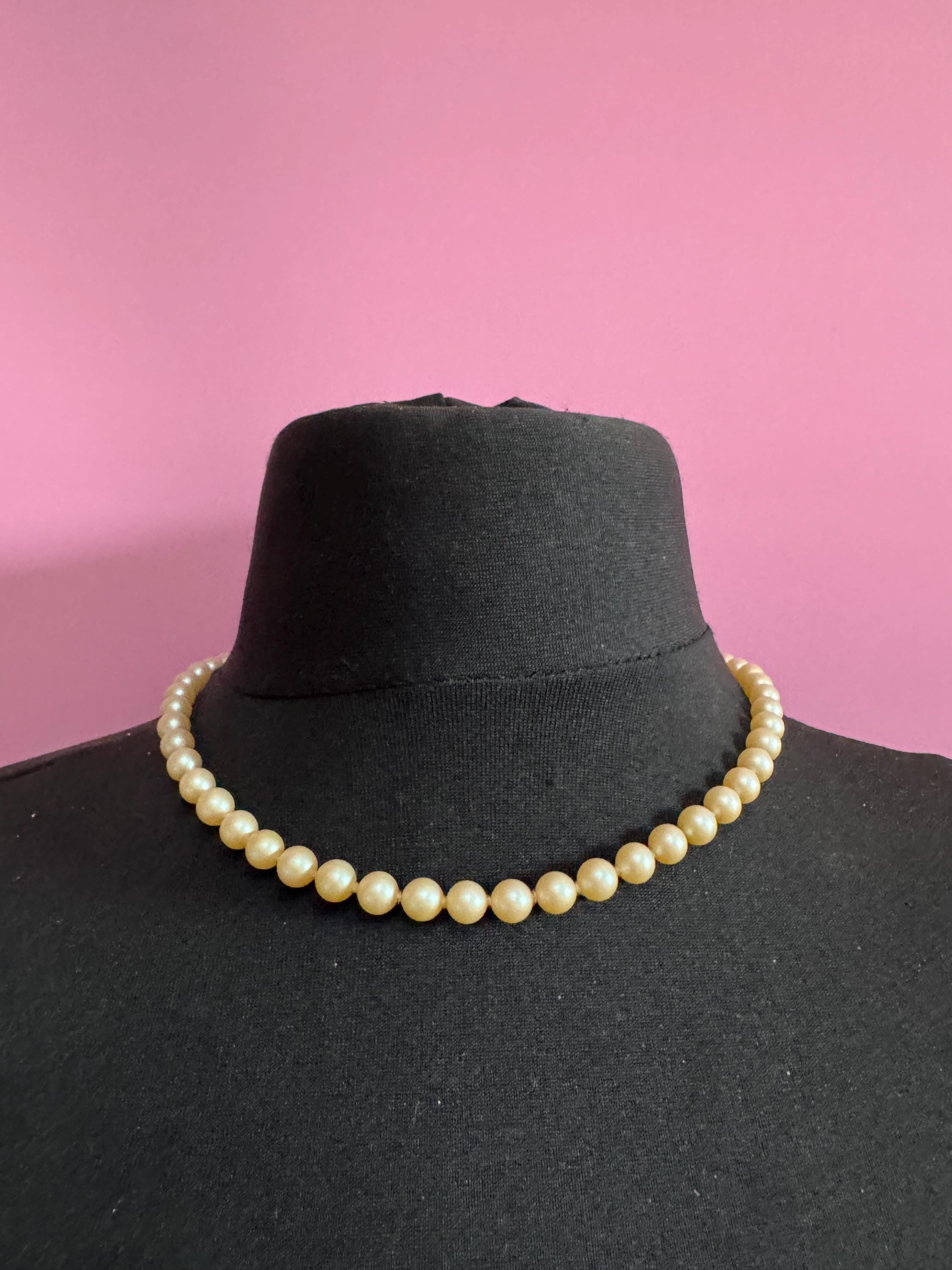 vintage single strand glass Pearl necklace cream 48cm with safety chain, great luminescence, marcasite clasp