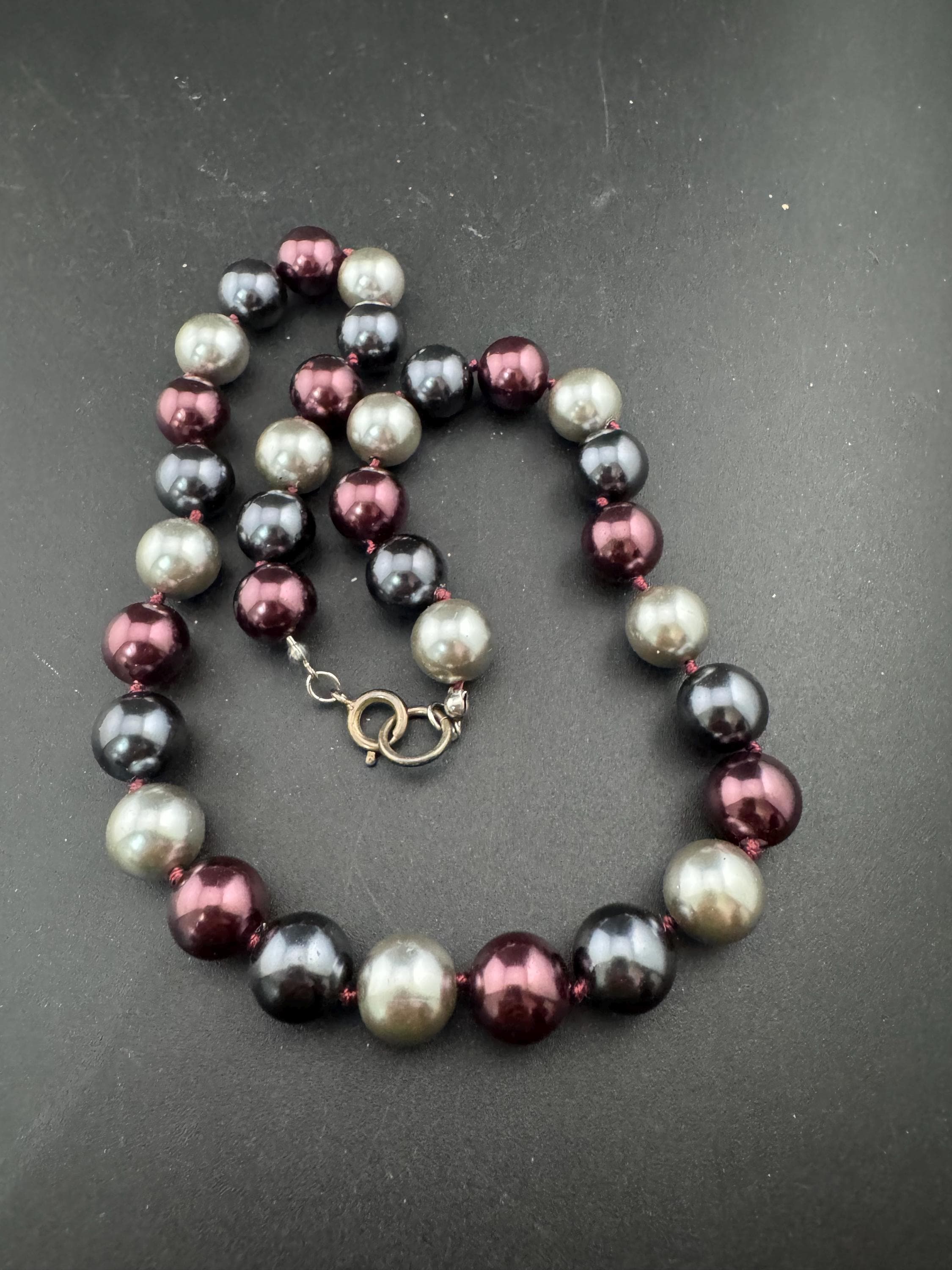retro chunky steel grey , black and deep red large glass faux pearl wide choker necklace 48cm