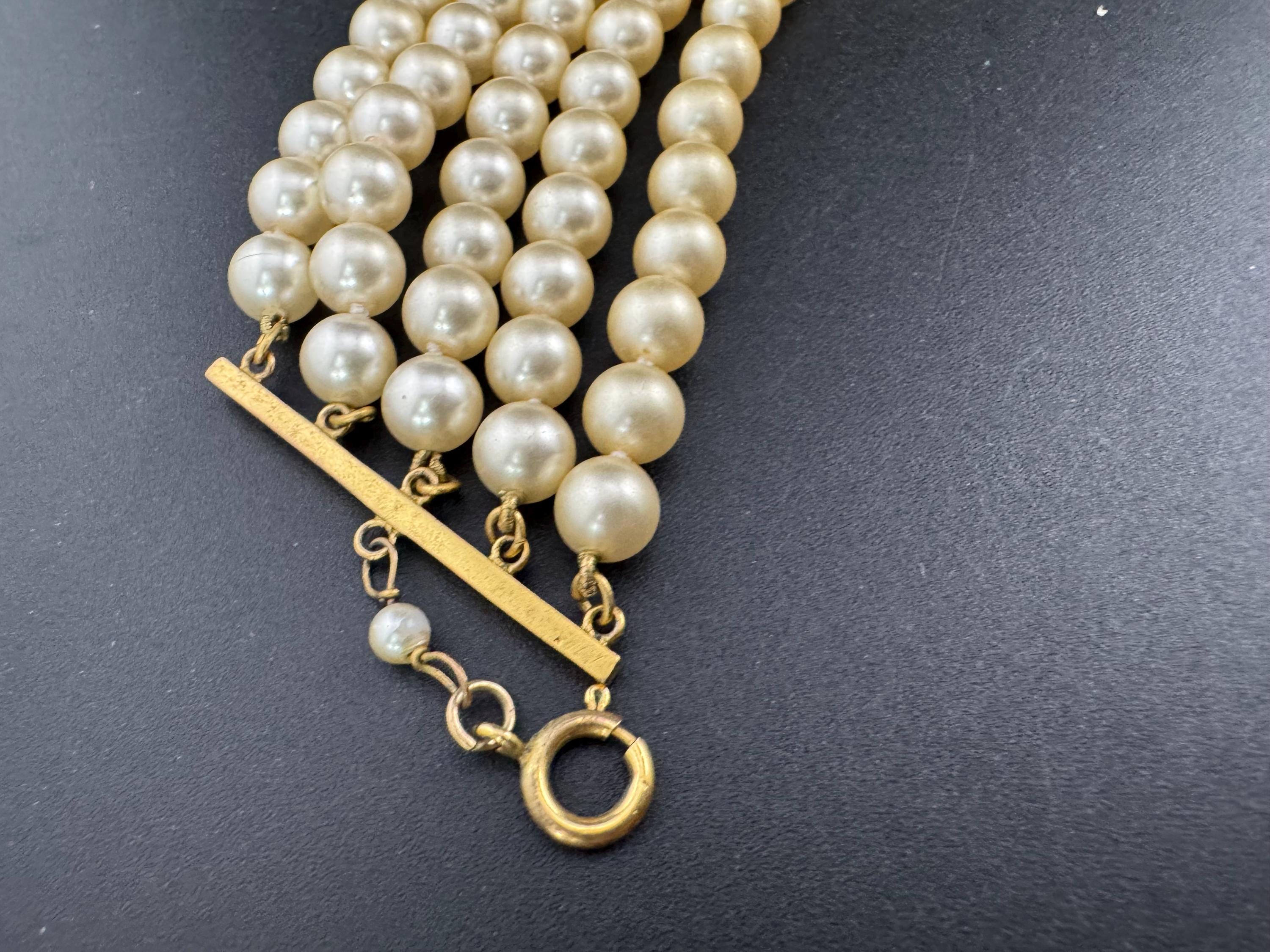 Vintage 36cm to 41cm sit on the neck 5 row Cream glass faux pearl choker necklace gold tone
