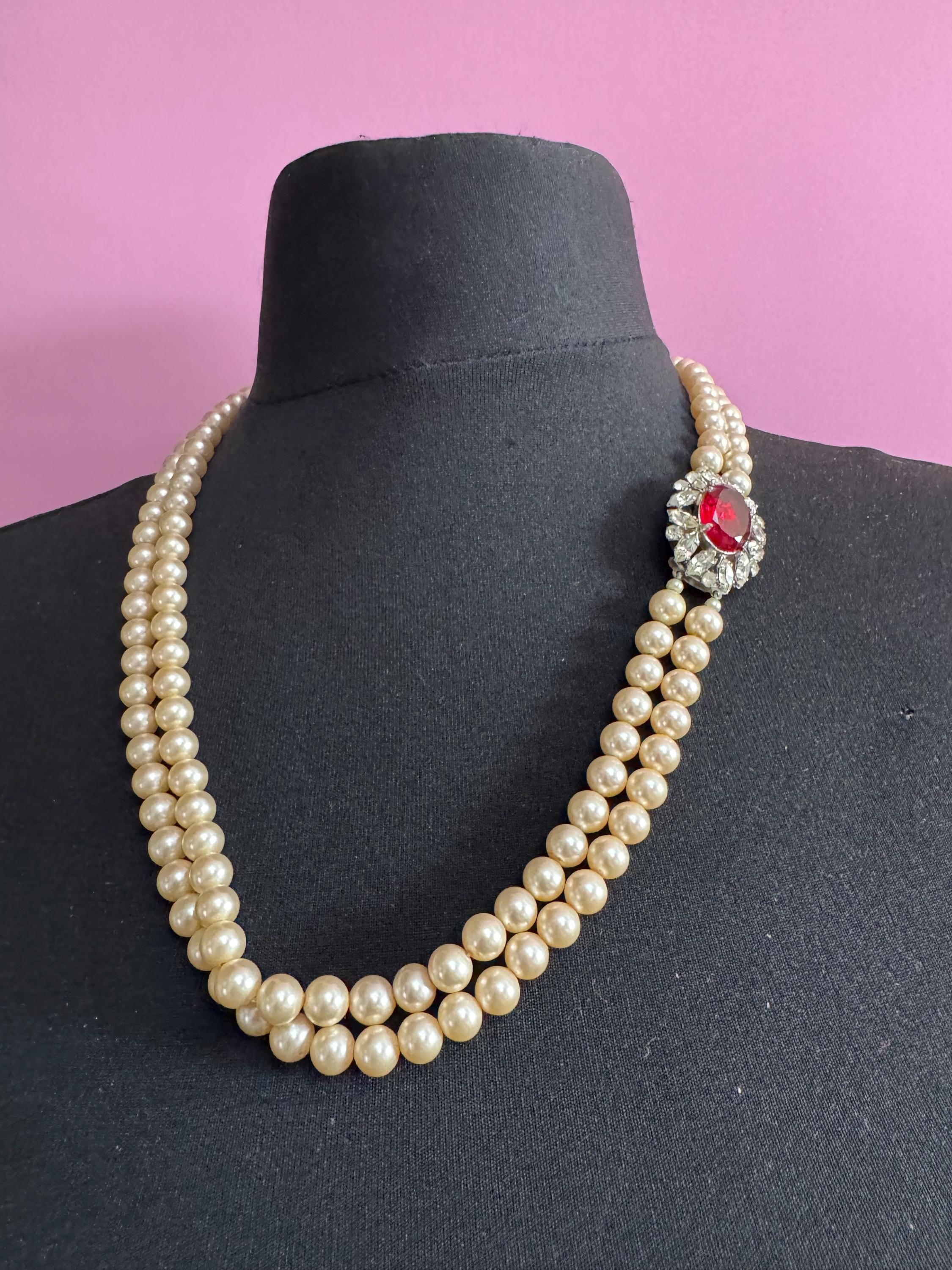 Fabulous vintage Double 2 strand row faux glass pearl choker necklace with central diamanté bright faux red ruby rhinestone clasp 63cm