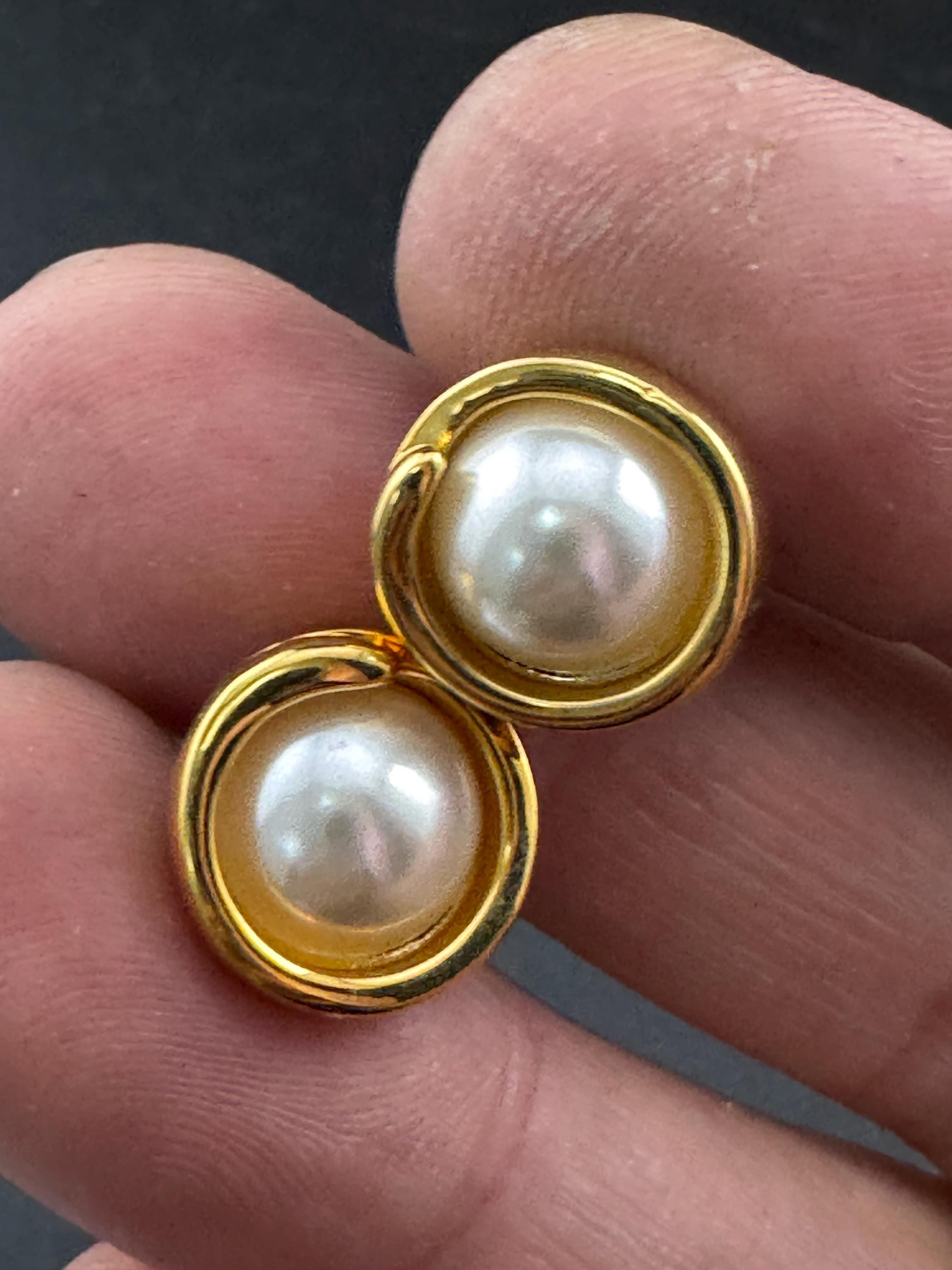 Vintage small dainty gold tone surround with modernist white faux pearl cabochon 12mm stud earrings for pierced ears