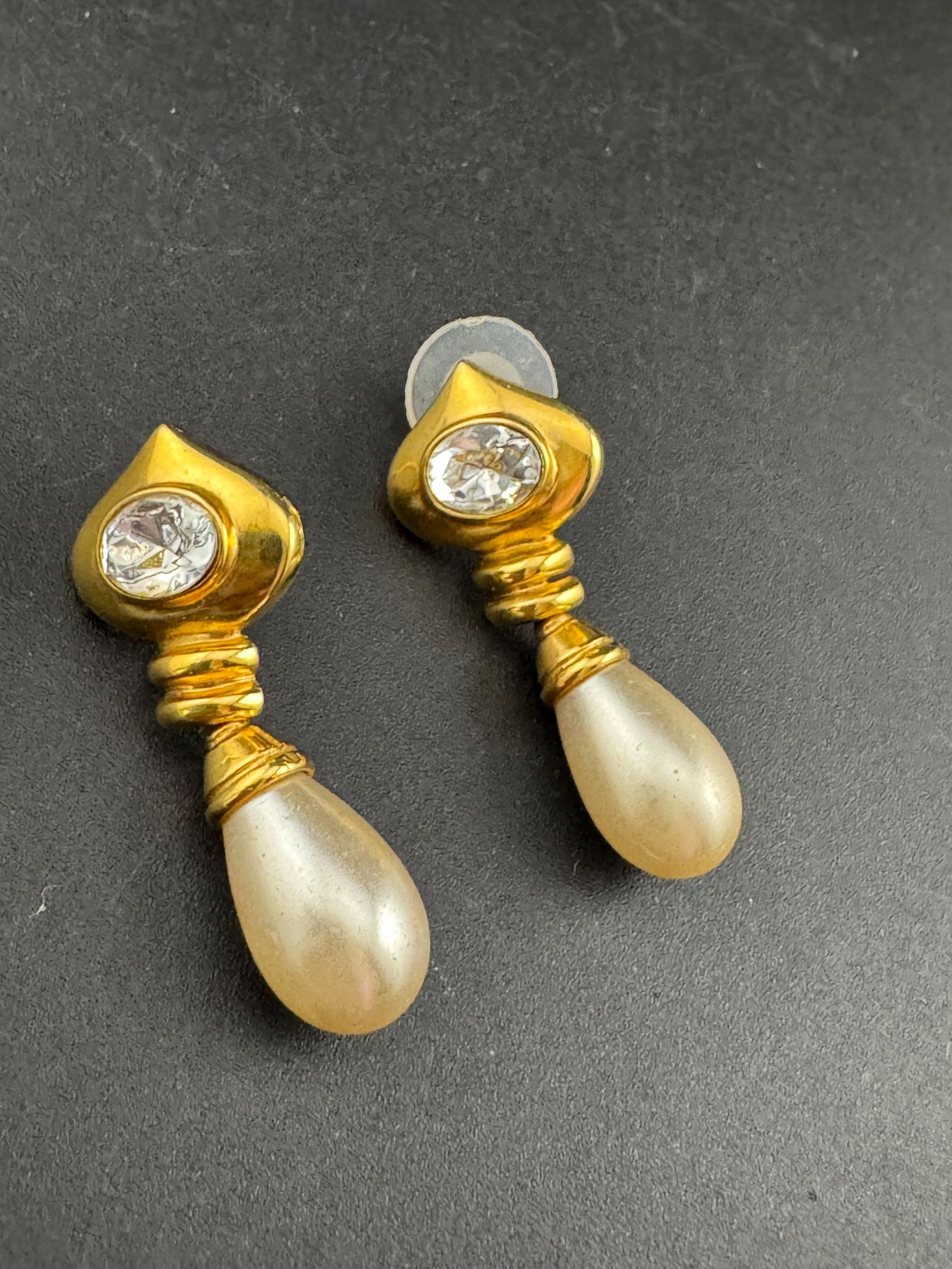 Vintage 4cm gold tone white pearl teardrop clear diamanté crystal dangly drop earrings for pierced ears