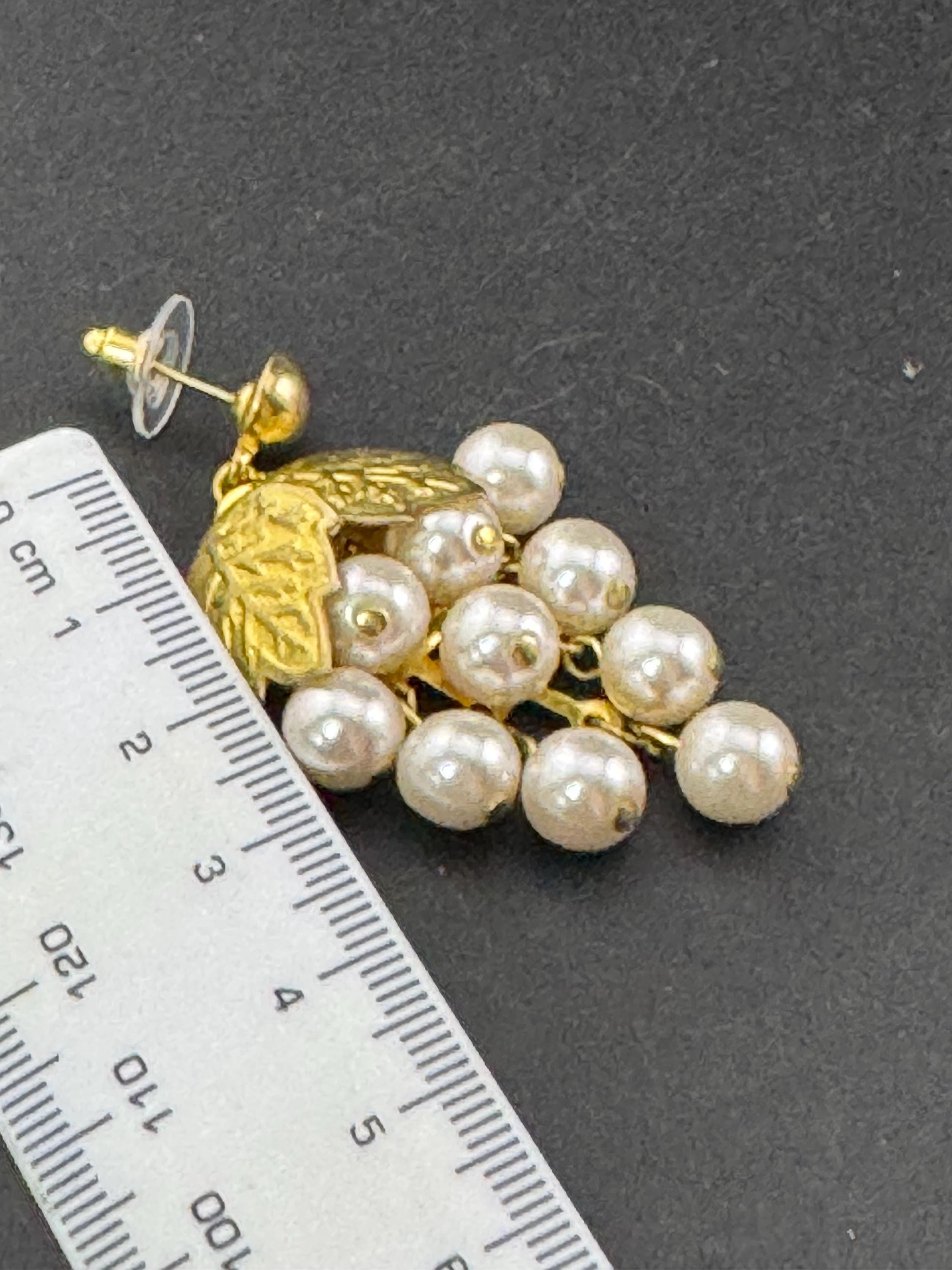 Vintage gold tone White Pearl Grape Cluster dangly drop Earrings for pierced ears 1980s