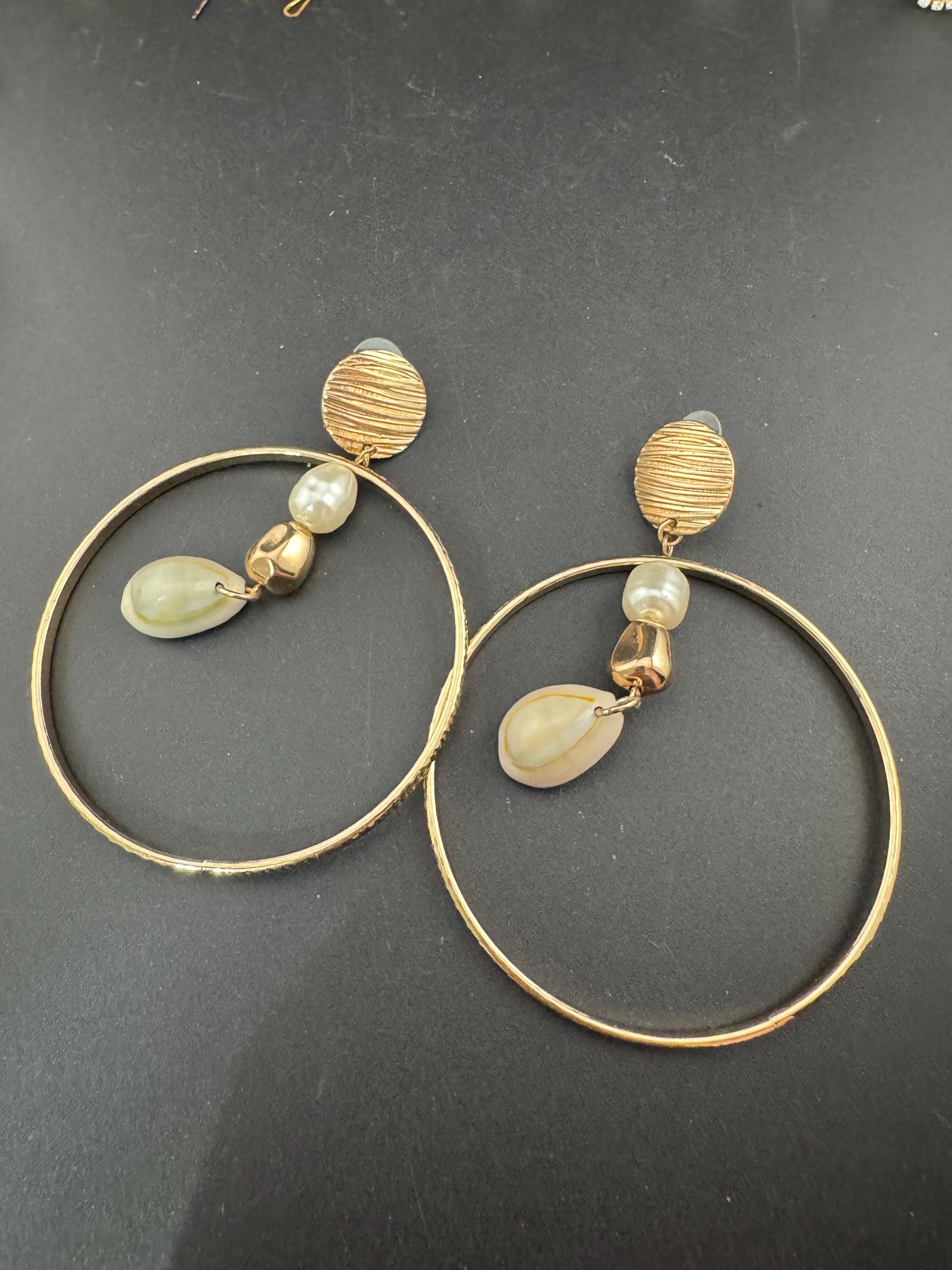 Retro Gold Tone Hoop Earrings: Faux Pearl & Conch Shell Statement Jewelry