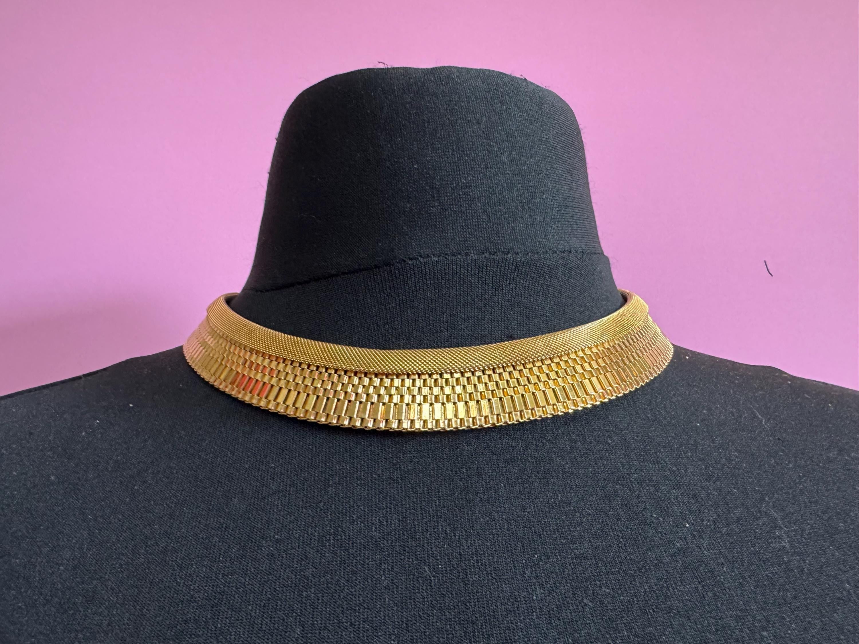 vintage modernist 2cm wide woven mesh gold choker necklace Vintage 1960s Gold plated