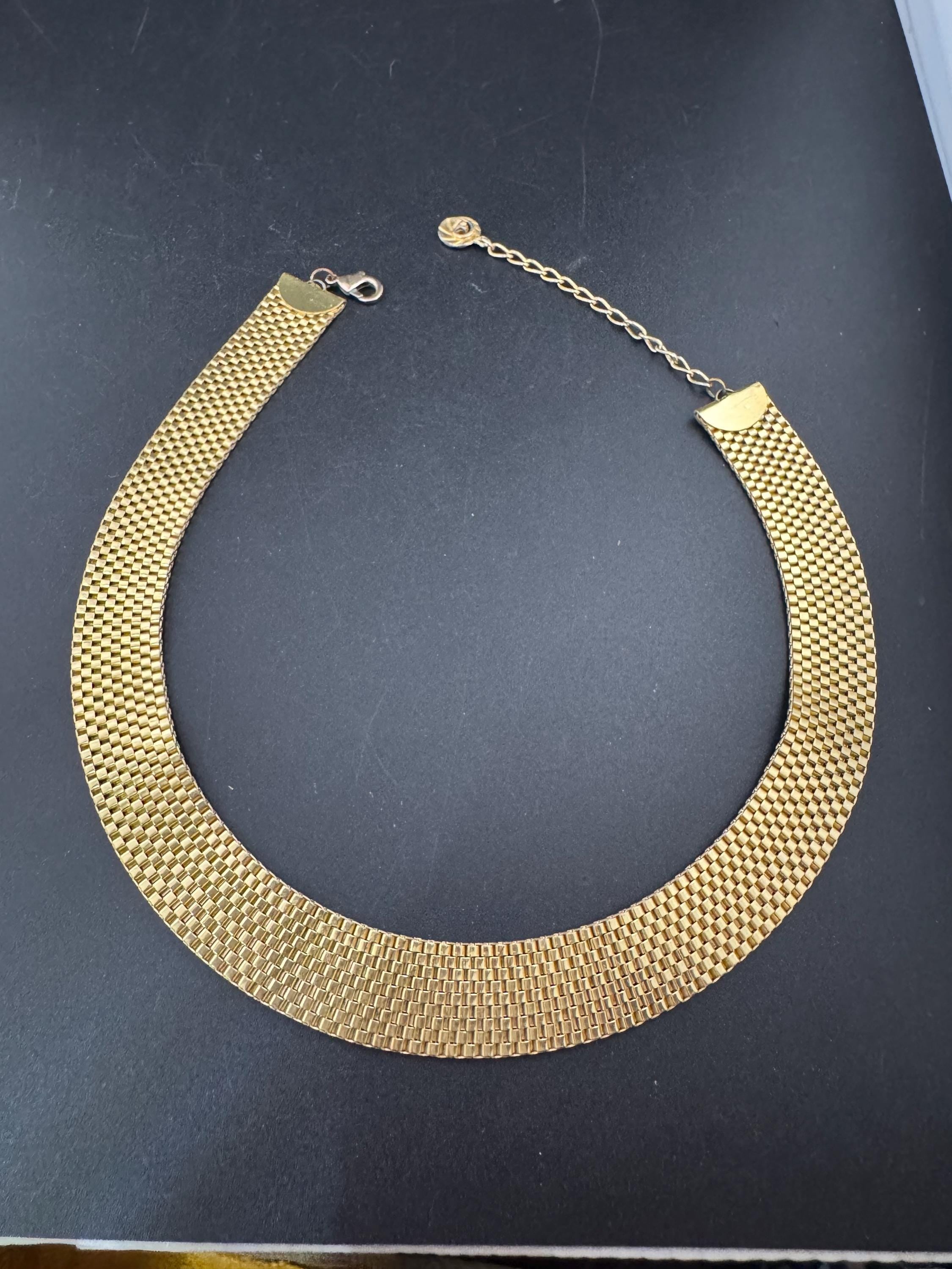 Retro modernist 2cm wide woven mesh gold choker necklace Vintage 1990s Gold tone
