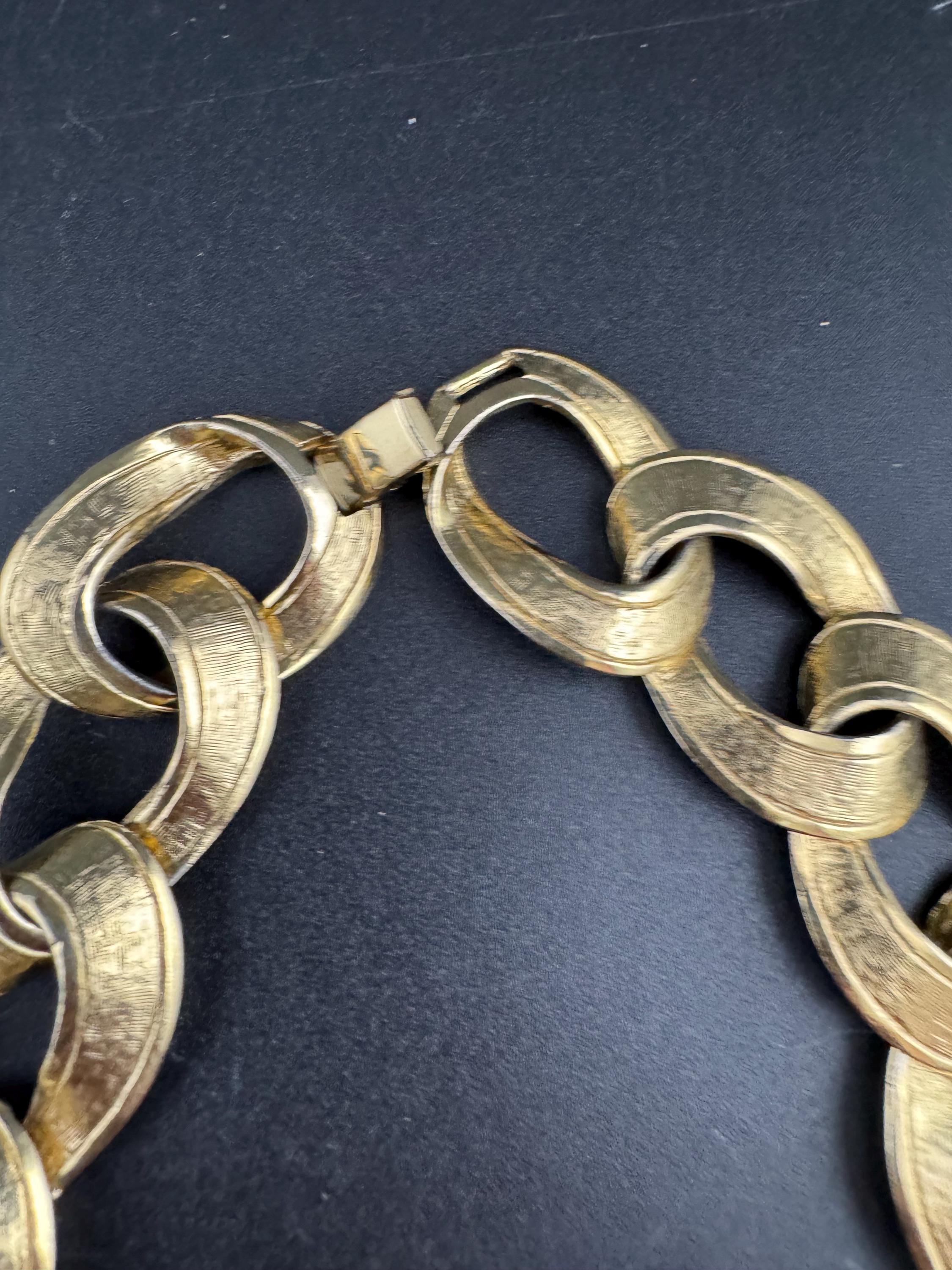 Retro 1980s wide link chunky gold tone weighty curb link choker necklace