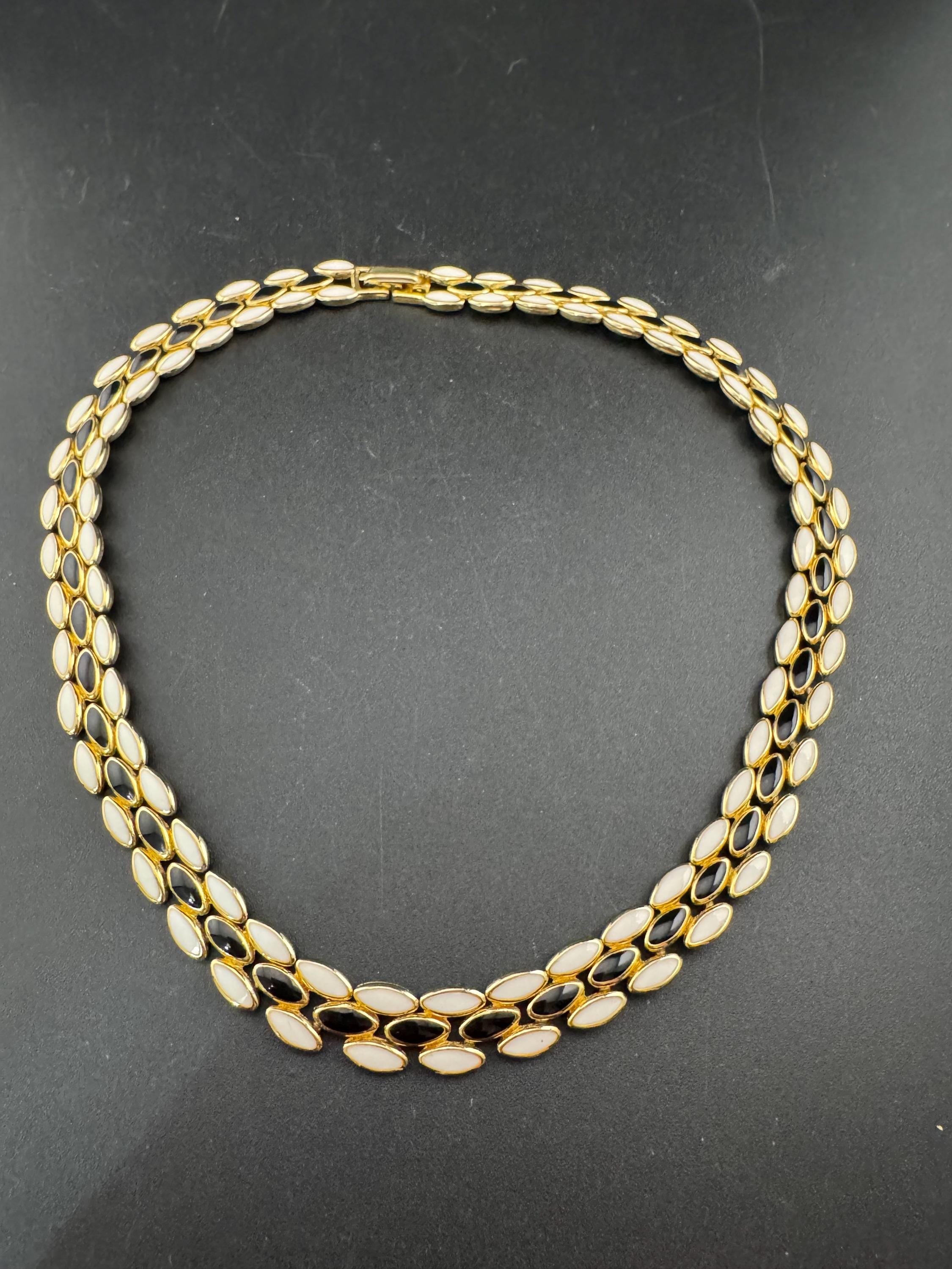 Retro 1980s gold tone black and white enamel panther link collar necklace 43cm