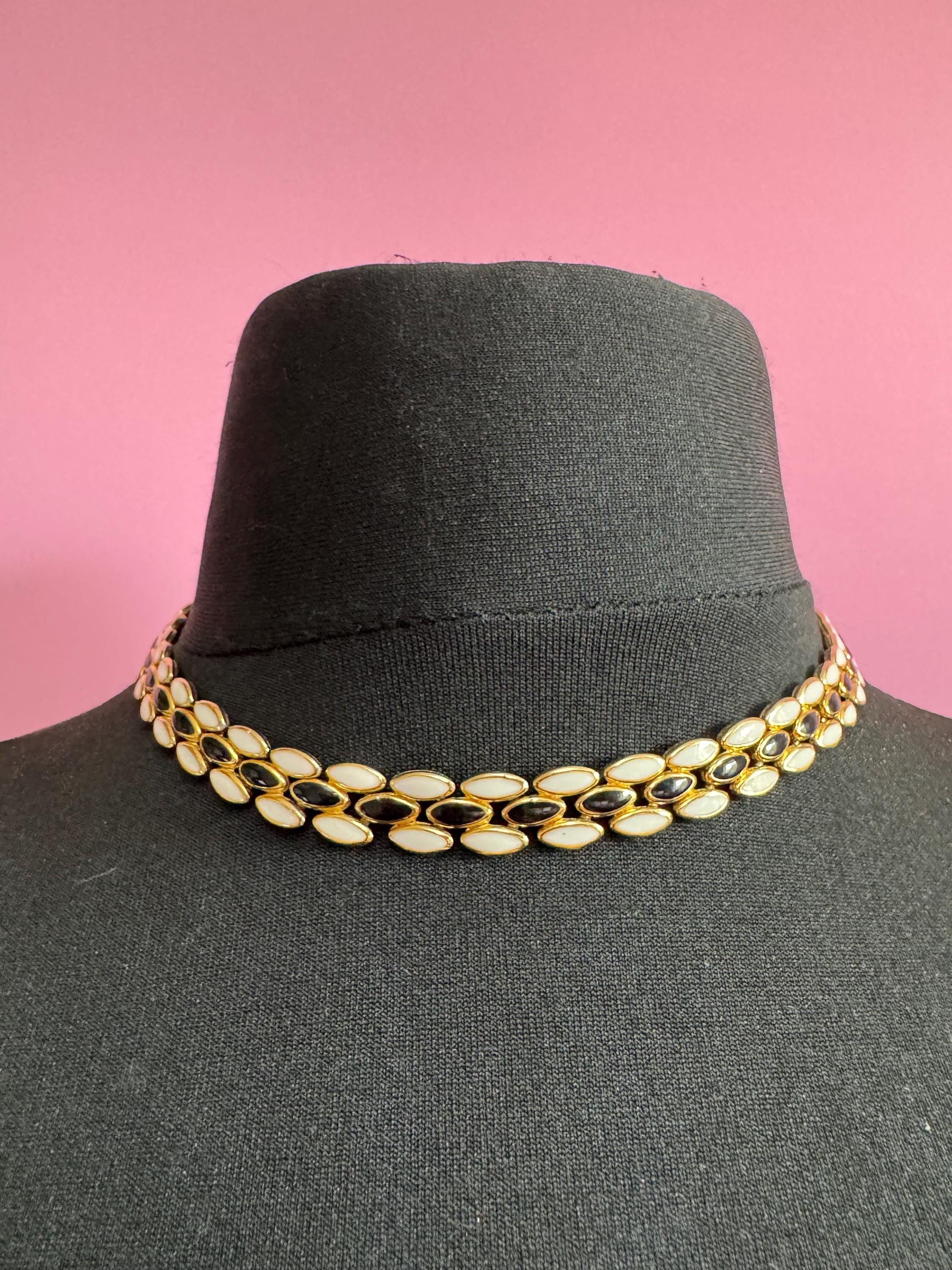 Retro 1980s gold tone black and white enamel panther link collar necklace 43cm