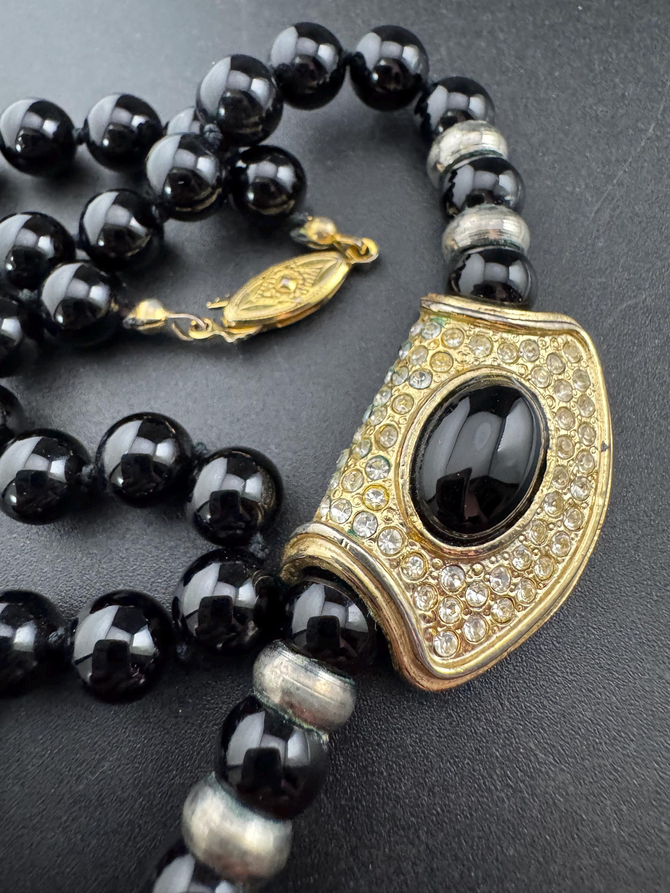 Petite fit, slim neck 37cm glass beaded gold tone rhinestone cabochon diamanté choker necklace