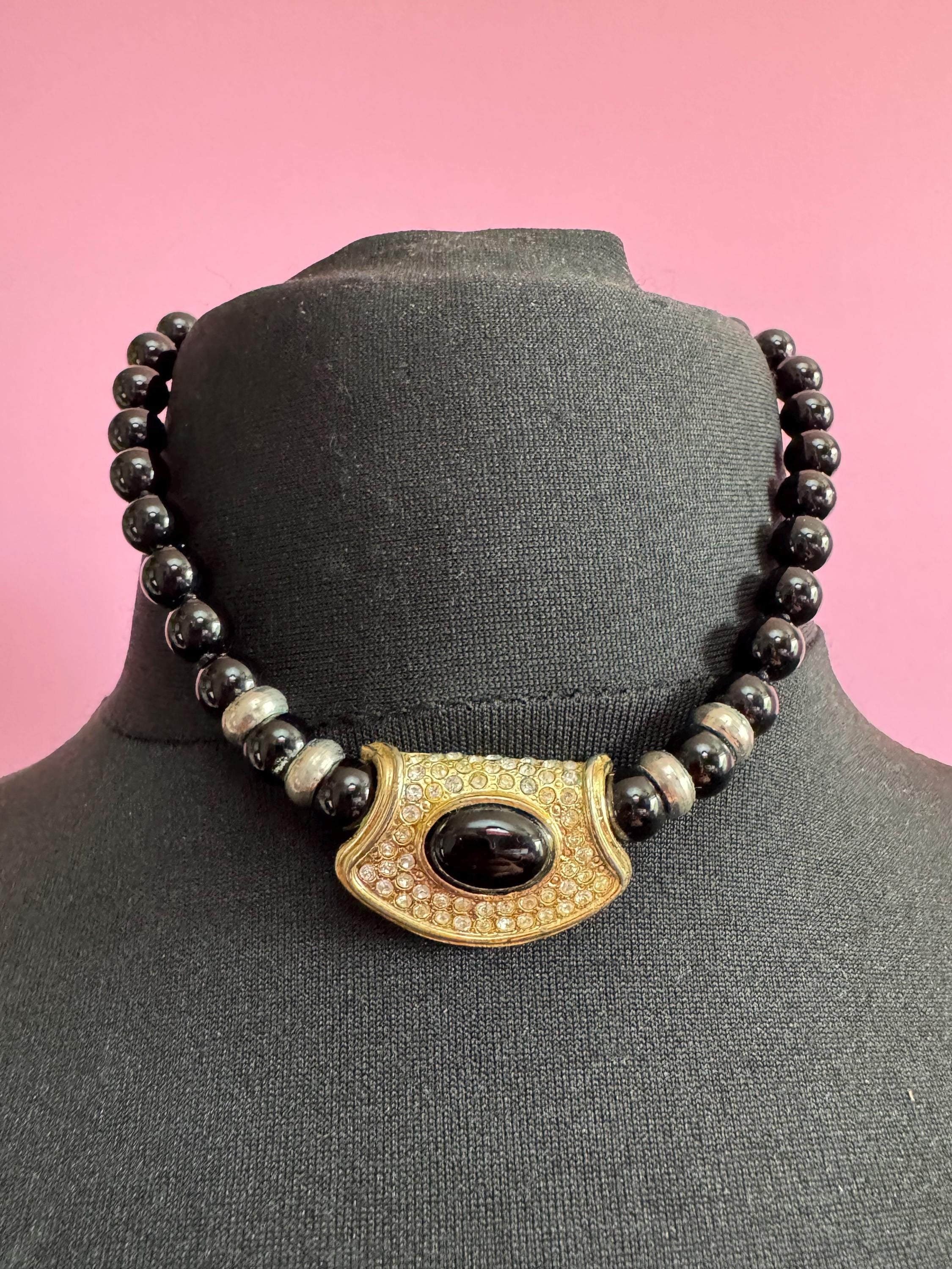 Petite fit, slim neck 37cm glass beaded gold tone rhinestone cabochon diamanté choker necklace
