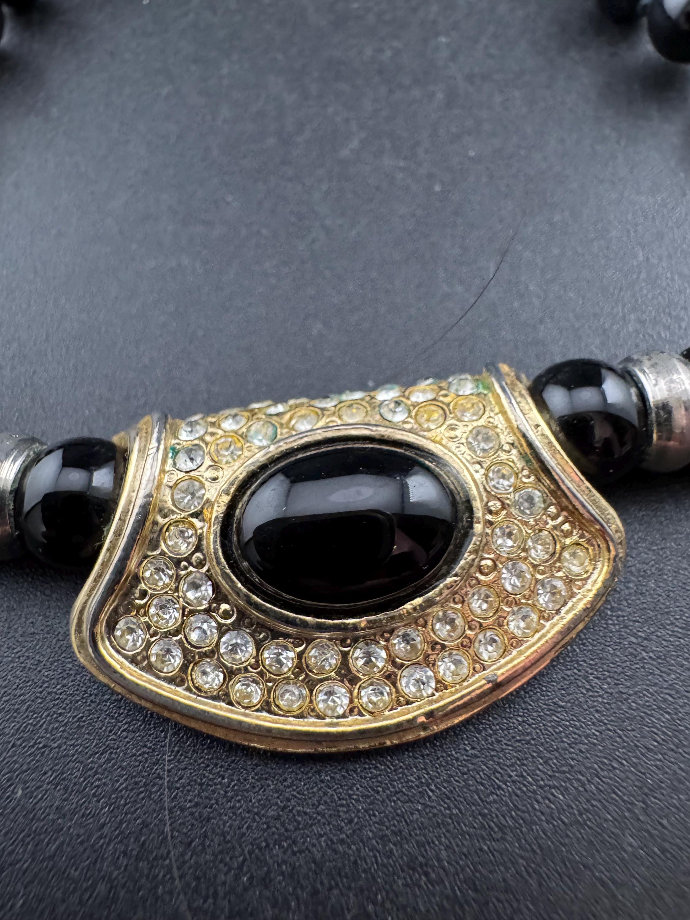 Petite fit, slim neck 37cm glass beaded gold tone rhinestone cabochon diamanté choker necklace