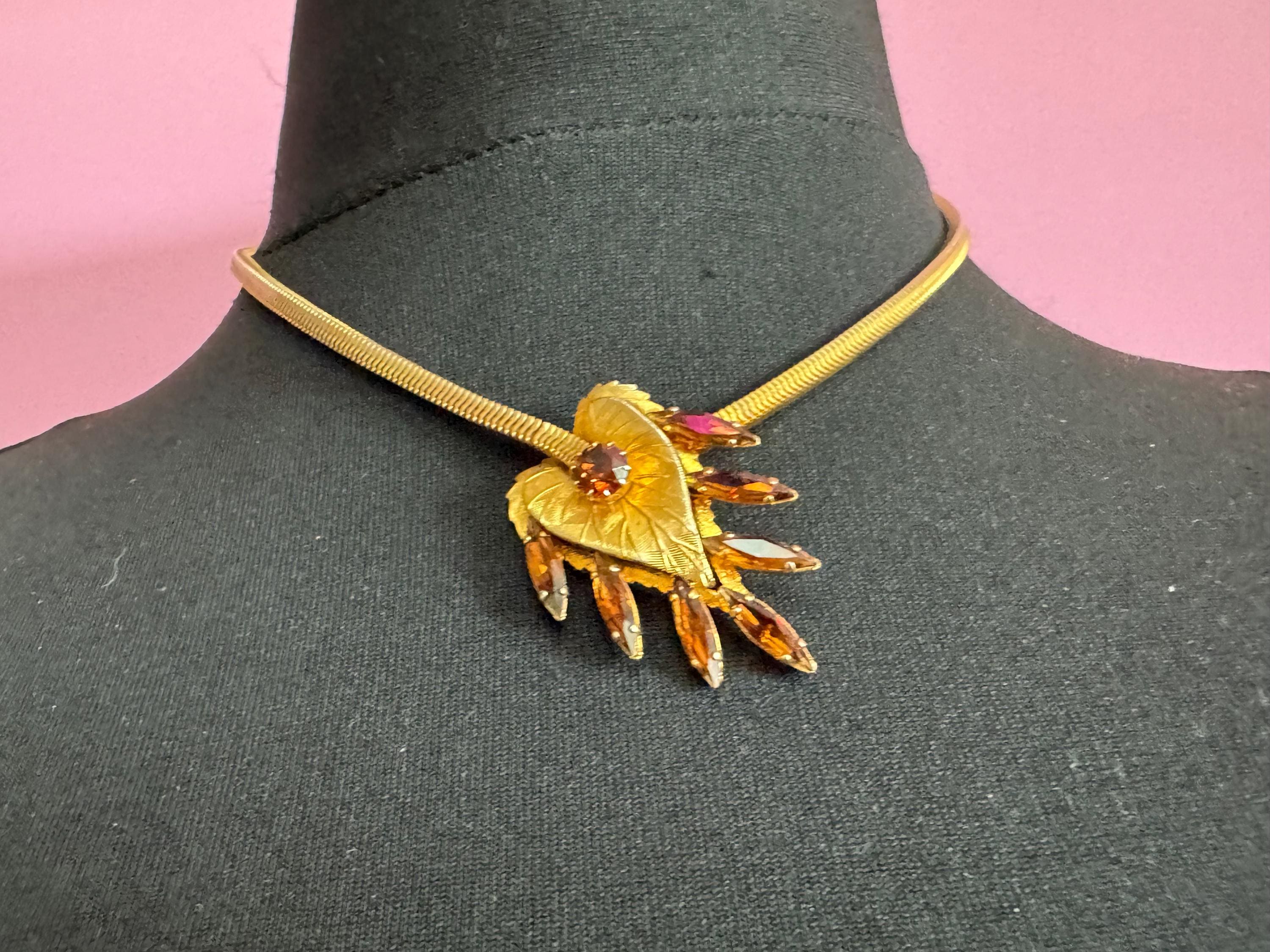 Vintage gold tone cognac brown glass diamanté lariat dropper necklace 1960s