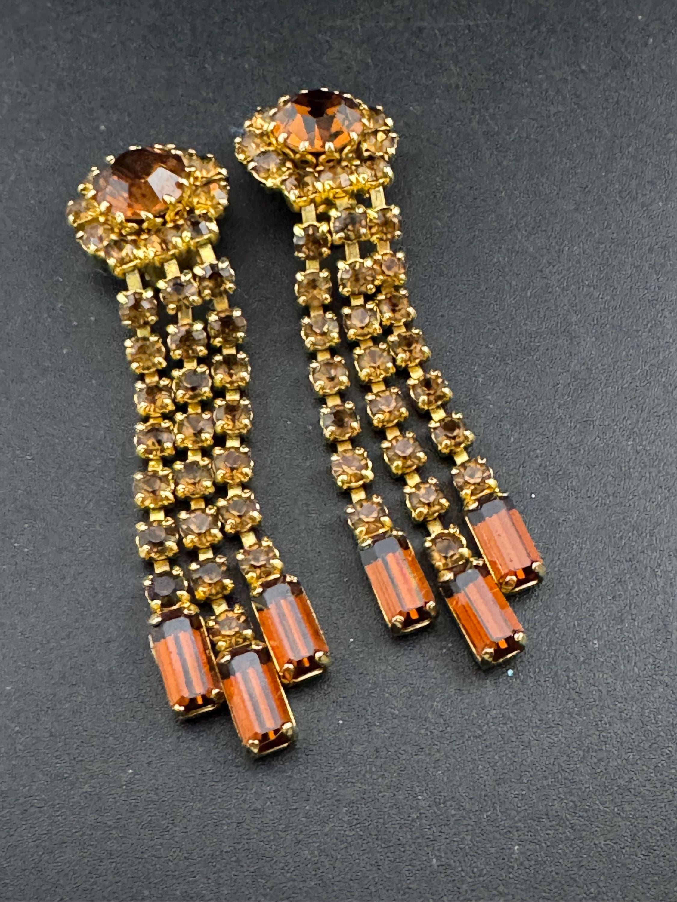 Vintage 1960s gold tone mesh, brown cognac glass diamanté rhinestone clip on dangly drop earrings