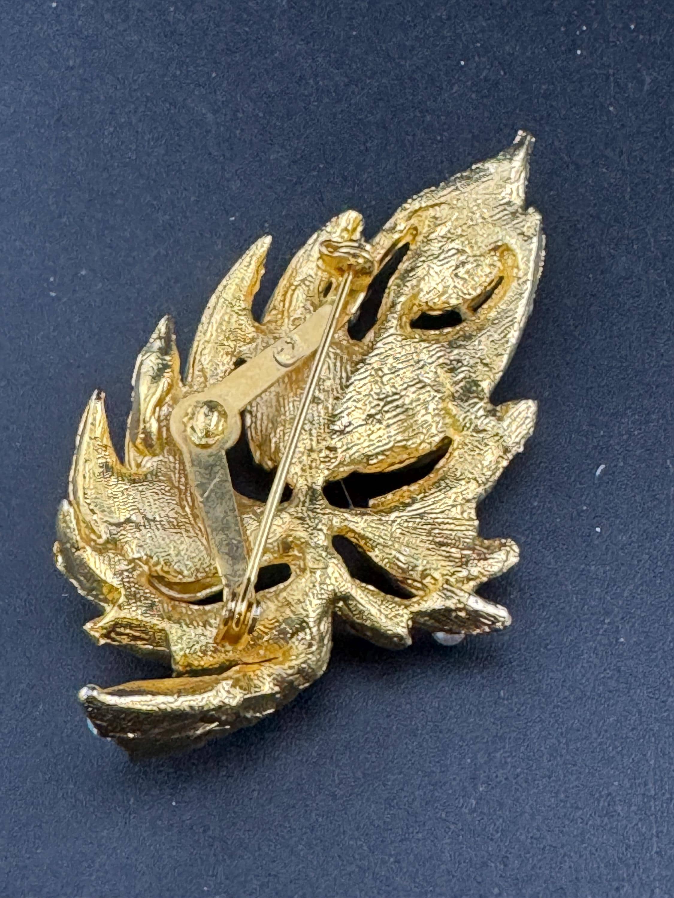 Vintage Gold Tone Leaf Brooch: Turquoise & Seed Pearl Beaded, 1960s Style