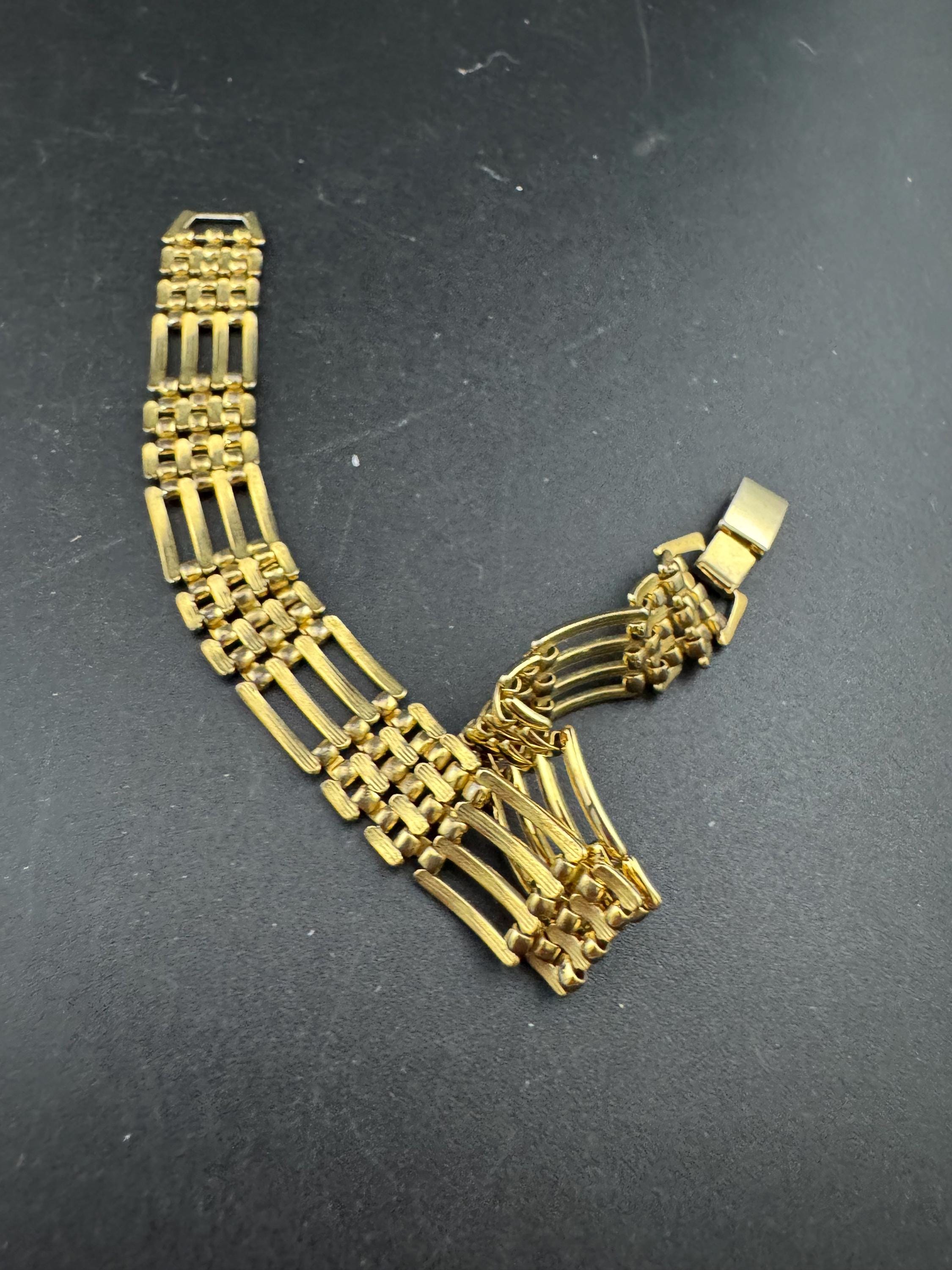 Vintage Modernist wide Flat brick panther link gold tone 1980s women's bracelet