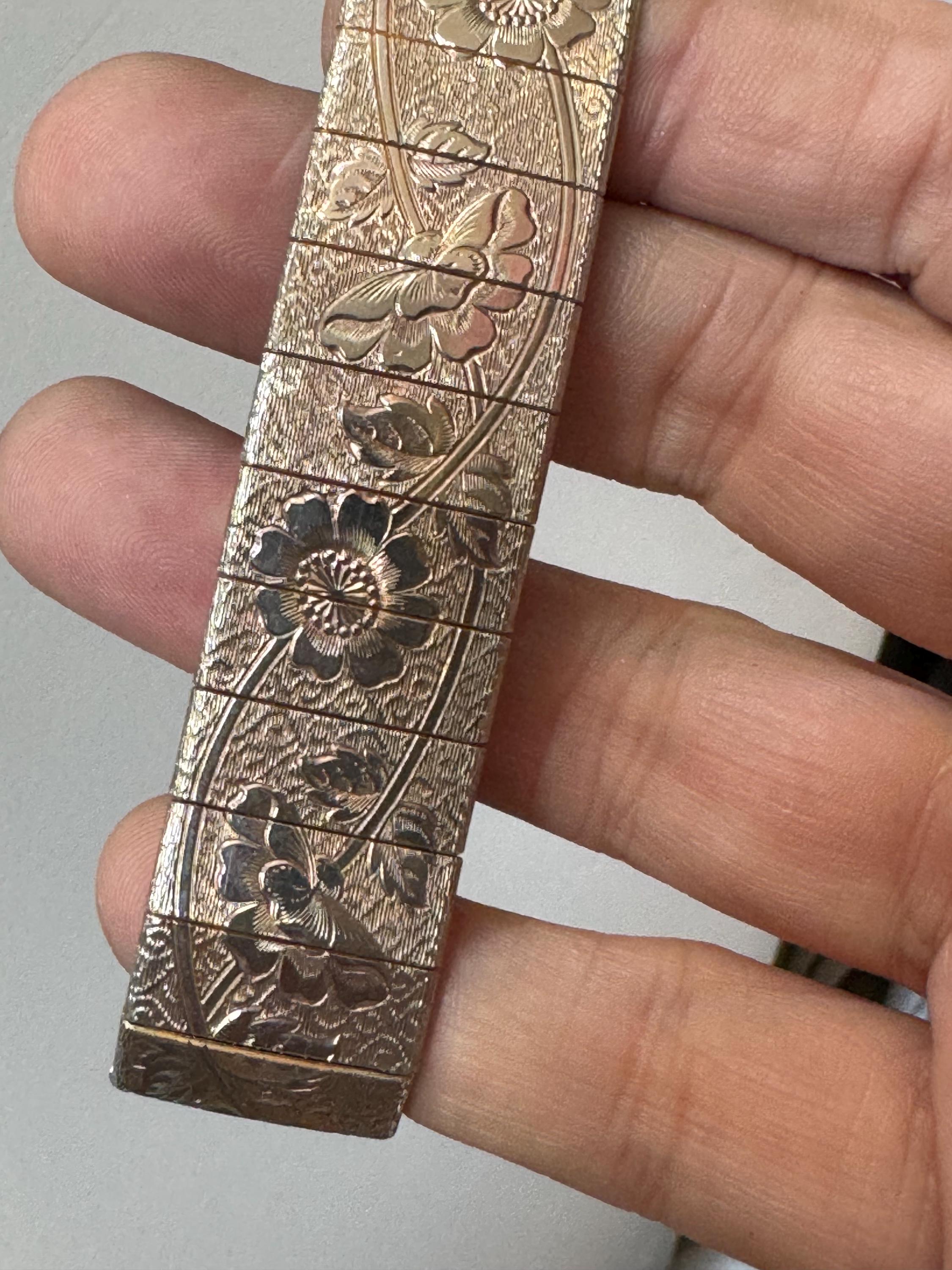 Vintage gold tone 2cm wide woven flat articulated Mesh bracelet engraved with beautiful florals  18.5cm long