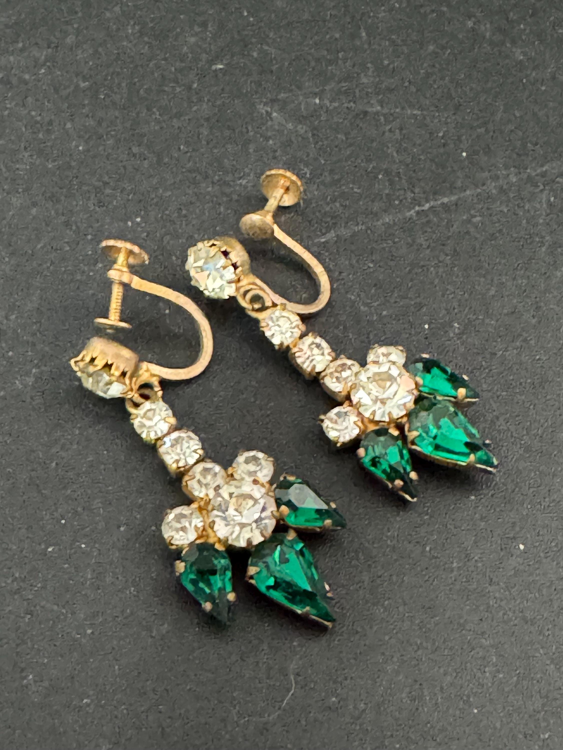 Vintage Diamanté Emerald Green 3cm Drop Rhinestone Clip On Earrings , Gold Tone