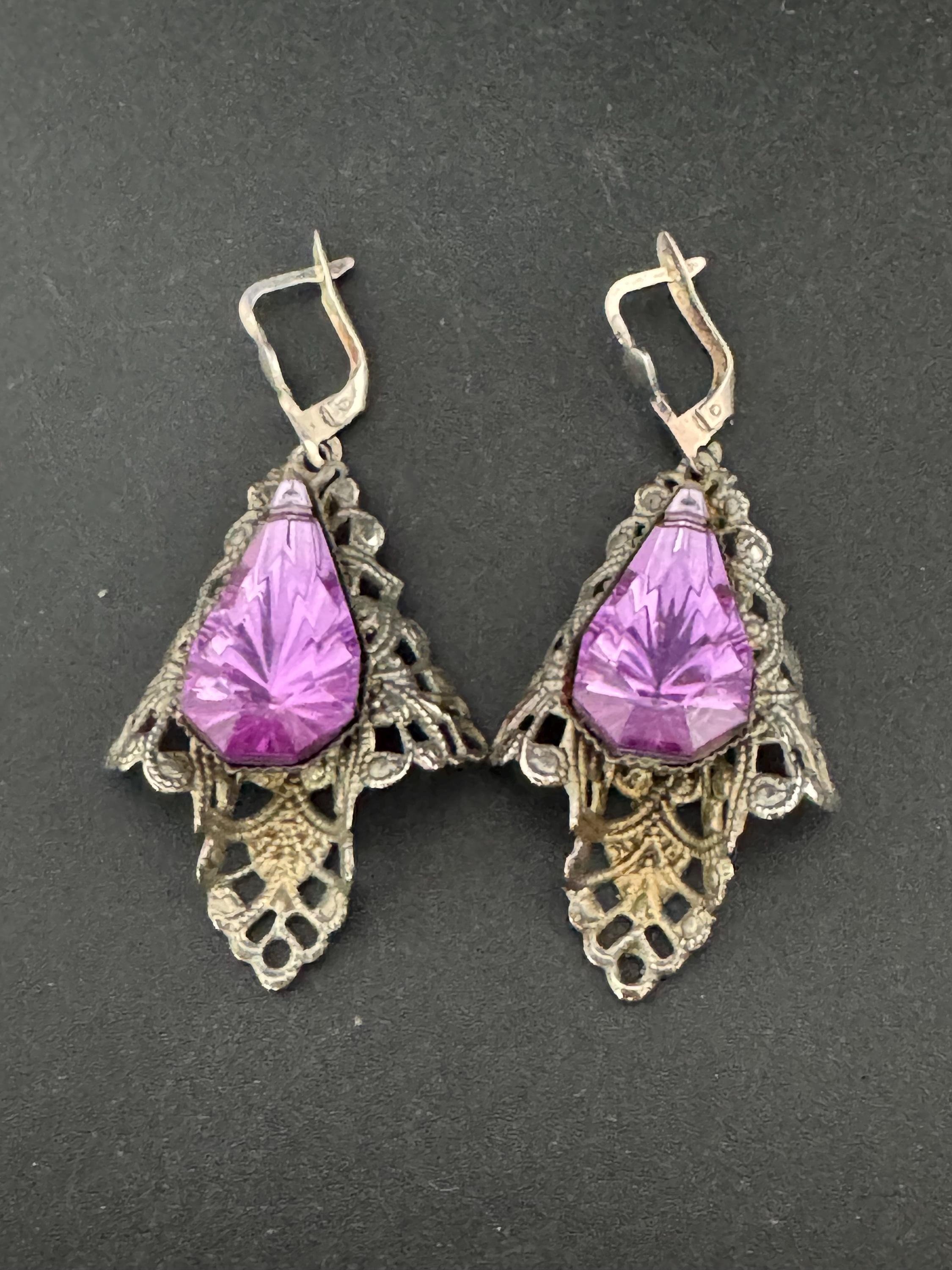 Vintage Czech pink ruby Rhinestone Long Drop pierced filigree dangly Earrings