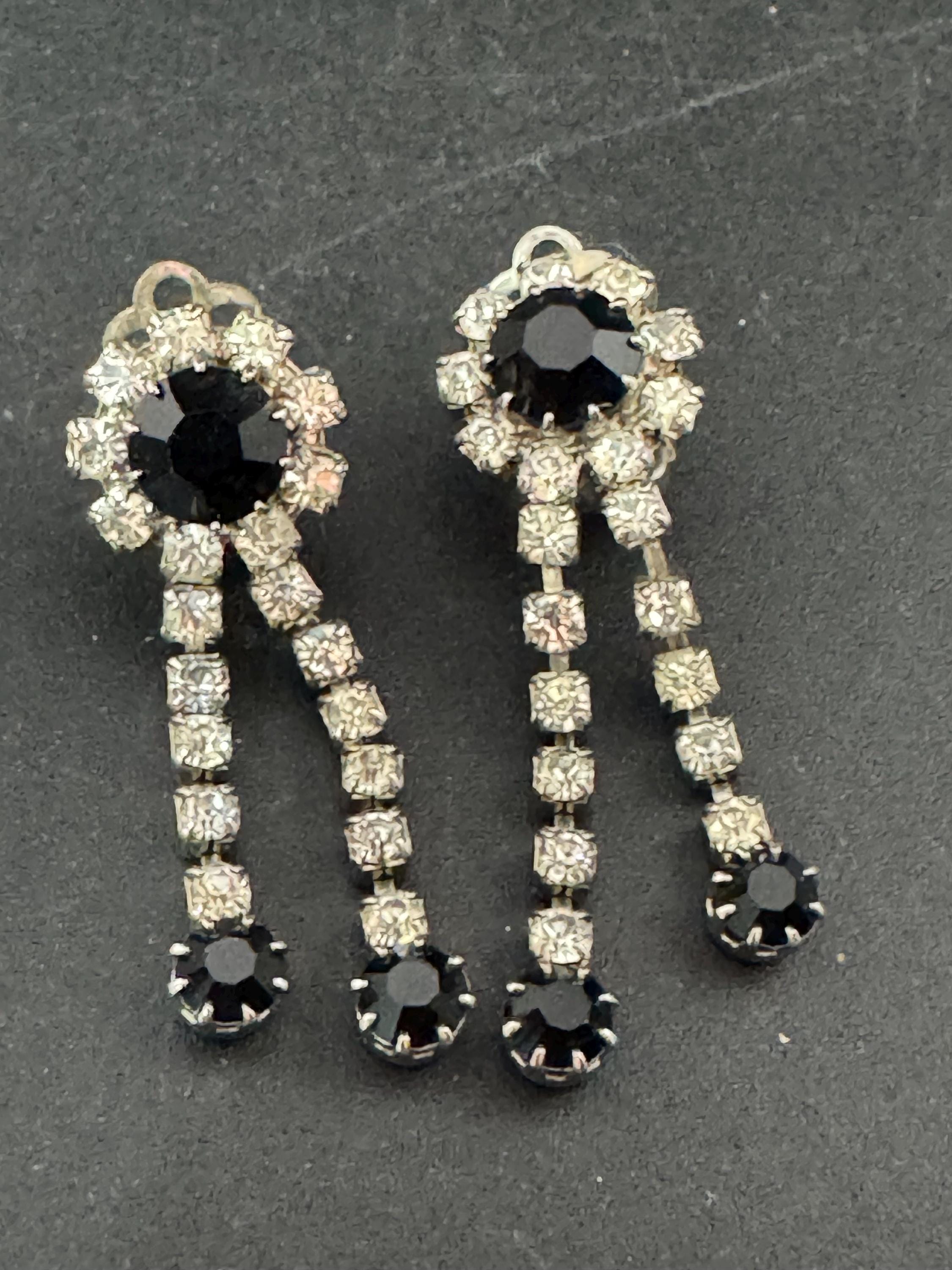 Vintage 5cm clear and black rhinestonr glass dangly clip on drop earrings