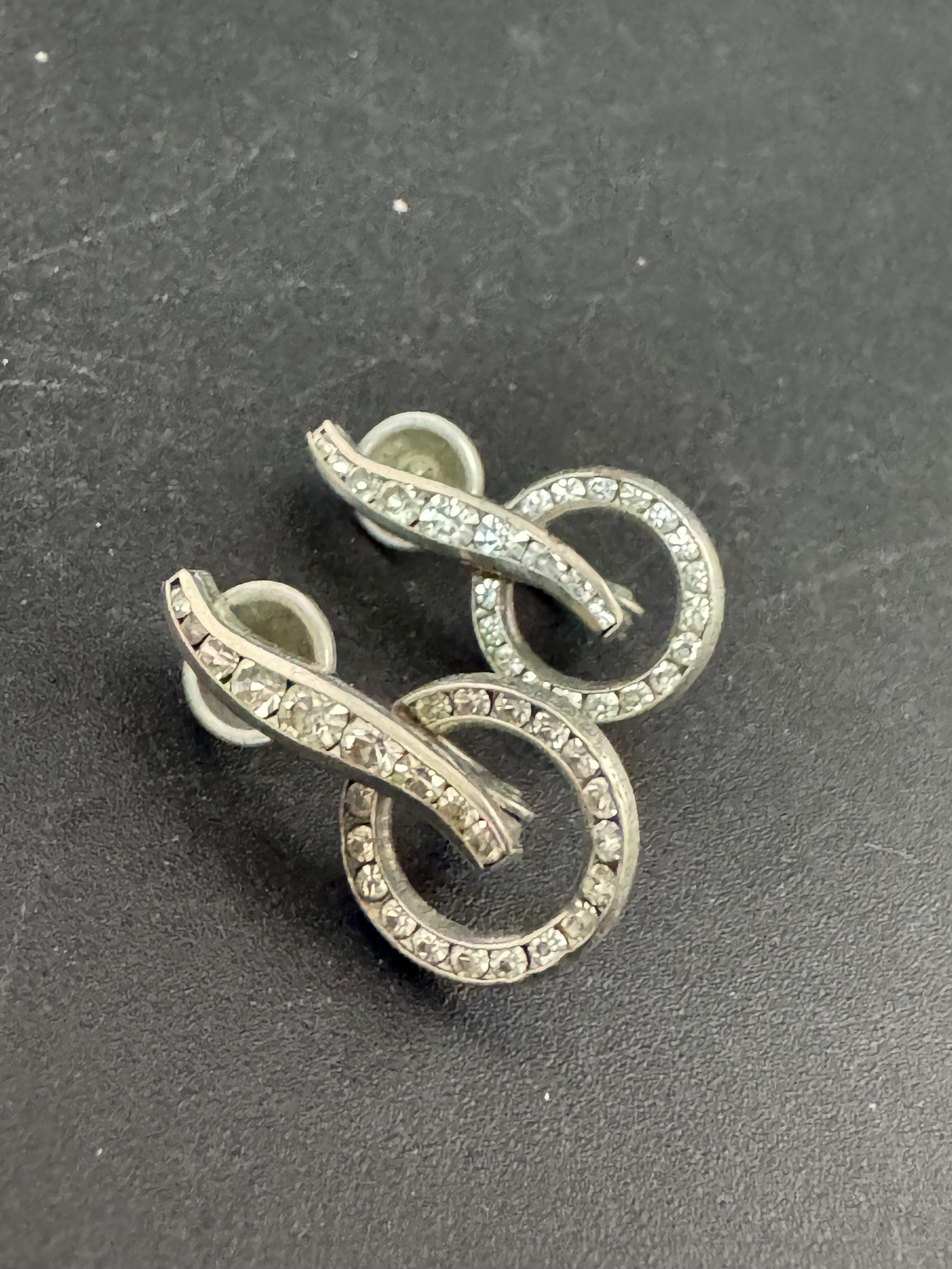 Vintage 1940s silver tone clear diamanté paste stud clip on earrings