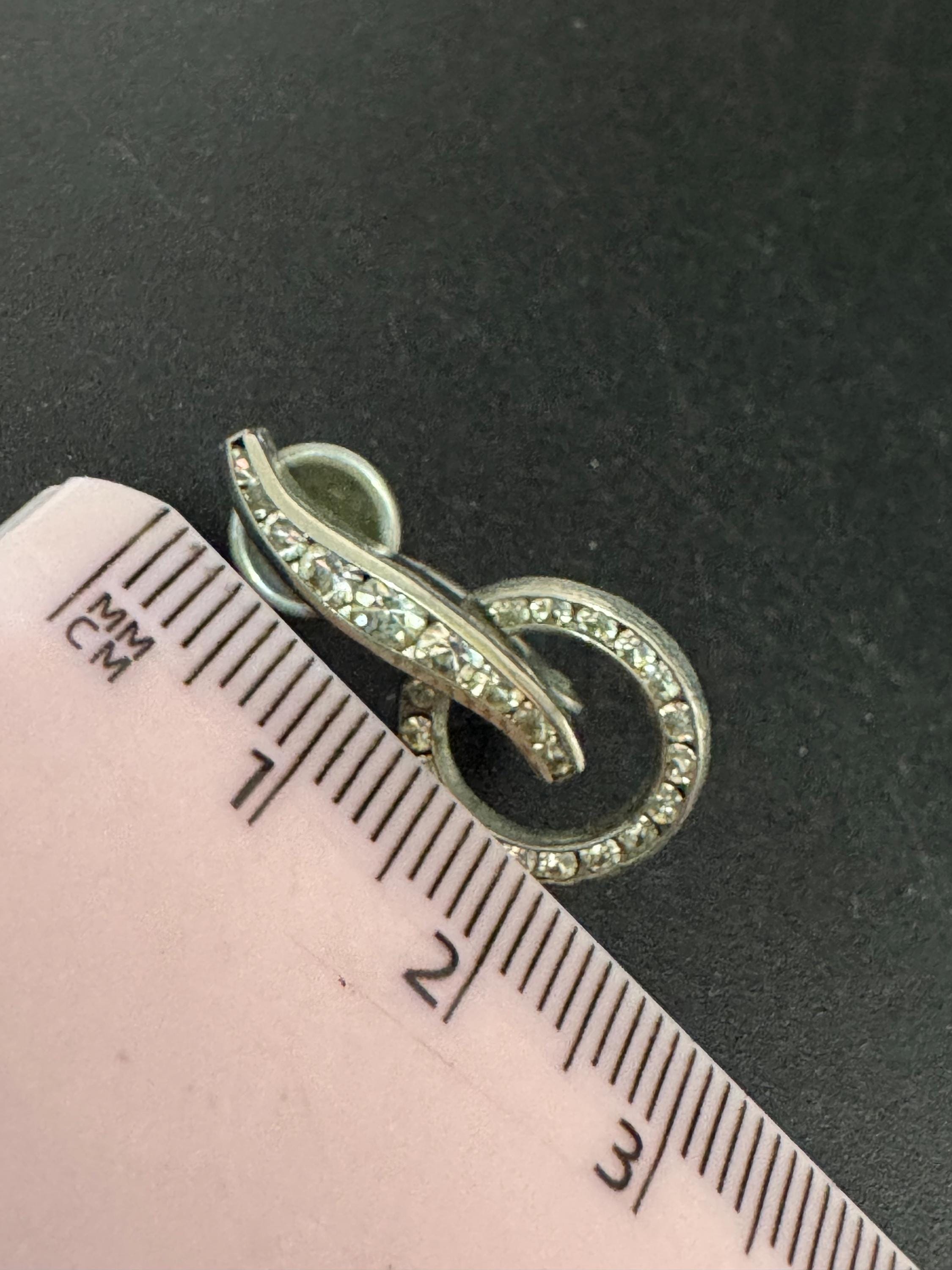 Vintage 1940s silver tone clear diamanté paste stud clip on earrings