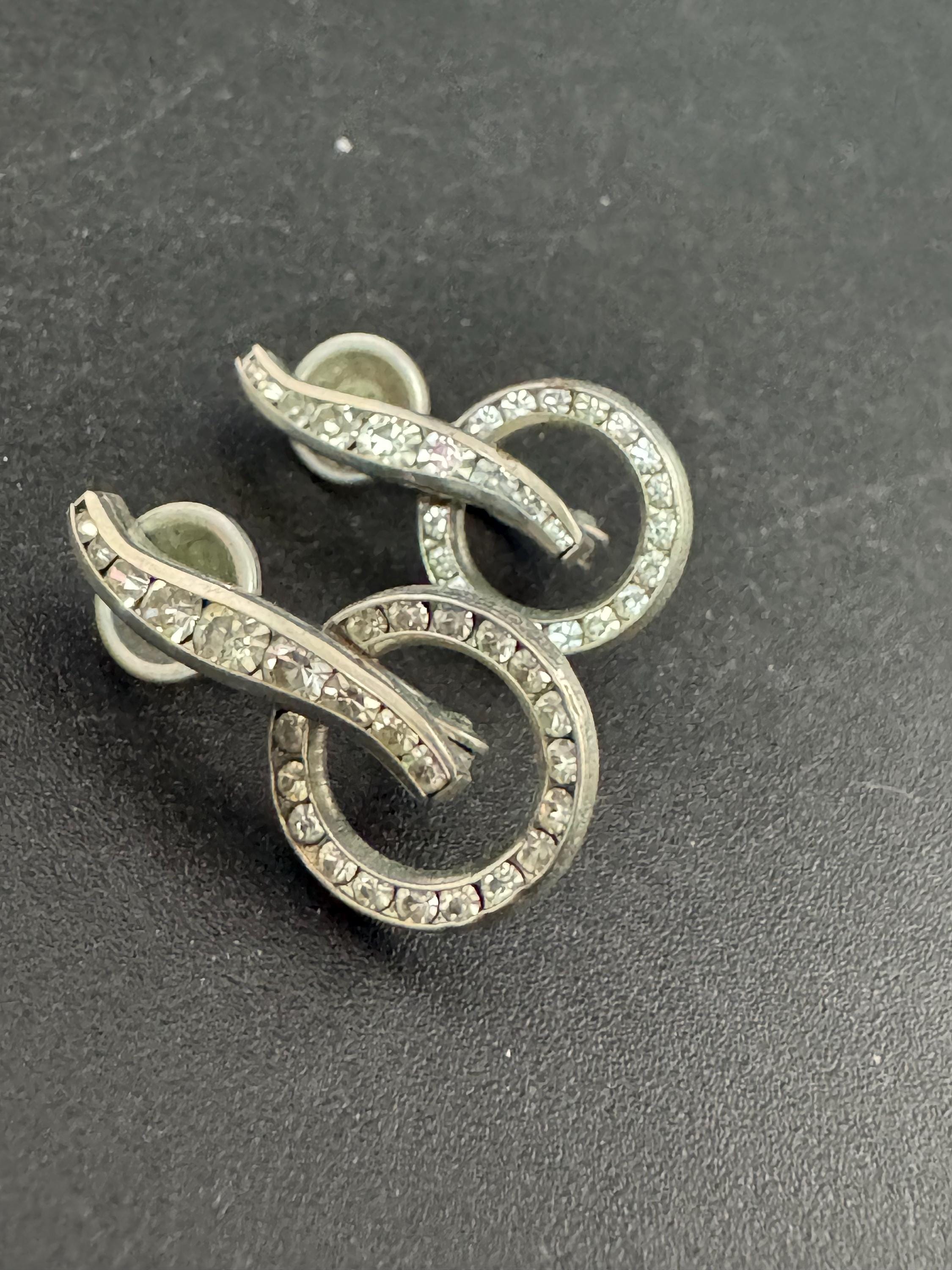 Vintage 1940s silver tone clear diamanté paste stud clip on earrings