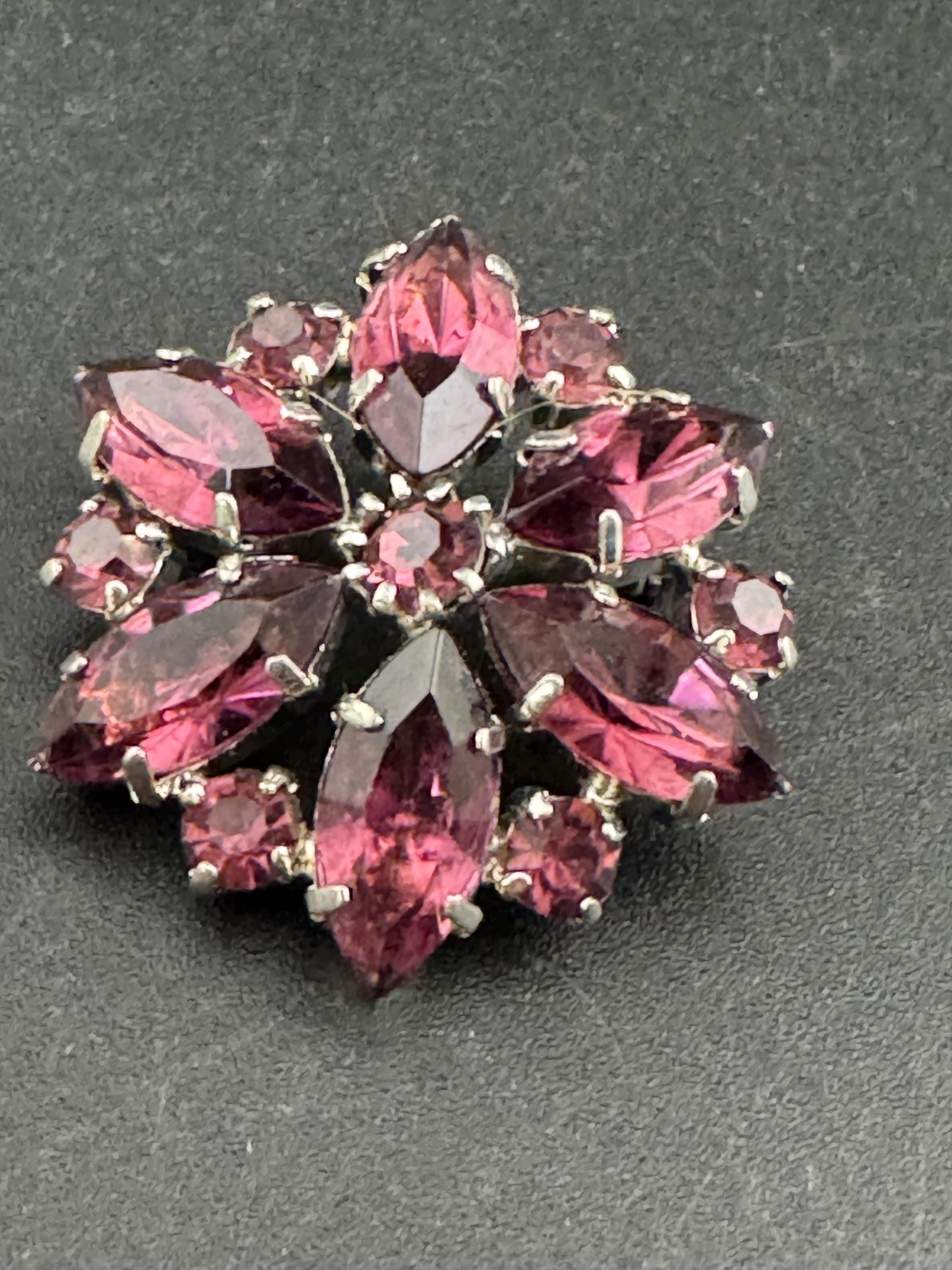 Vintage amethyst purple diamanté rhinestone glass Brooch