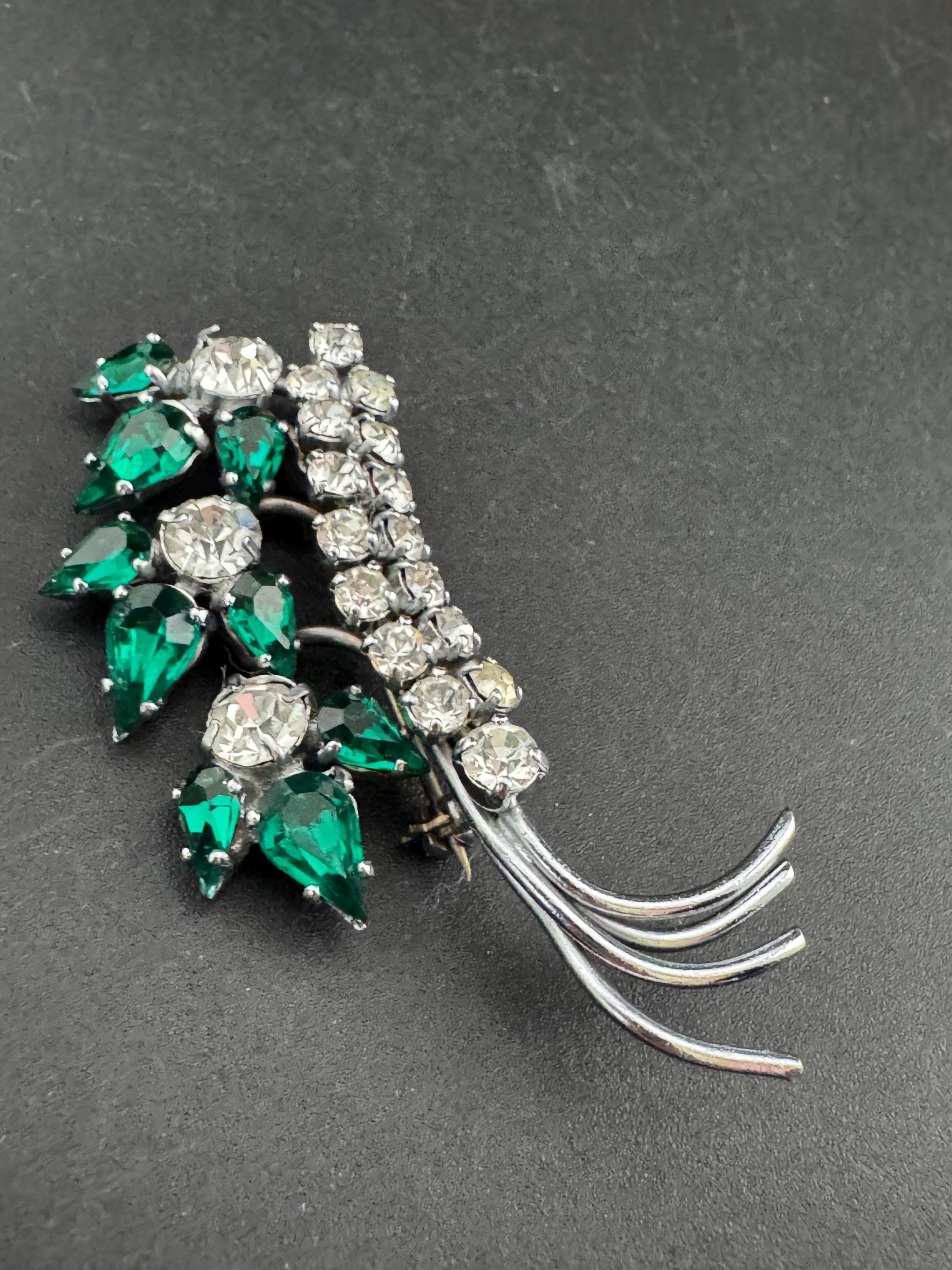 Vintage emerald green and clear glass 1950s dainty floral brooch
