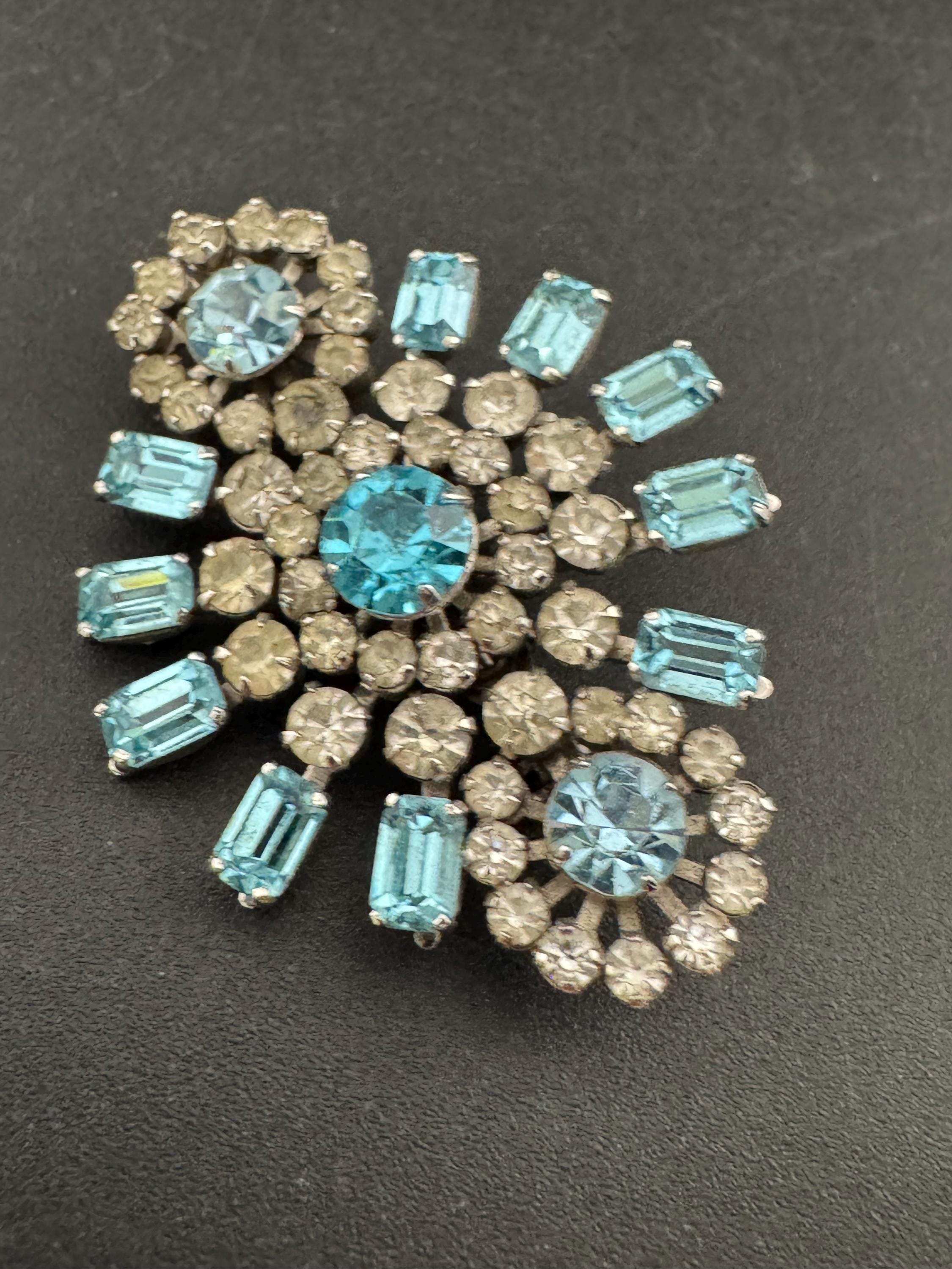 Vintage turquoise blue and clear rhinestone glass Diamanté geometric Brooch