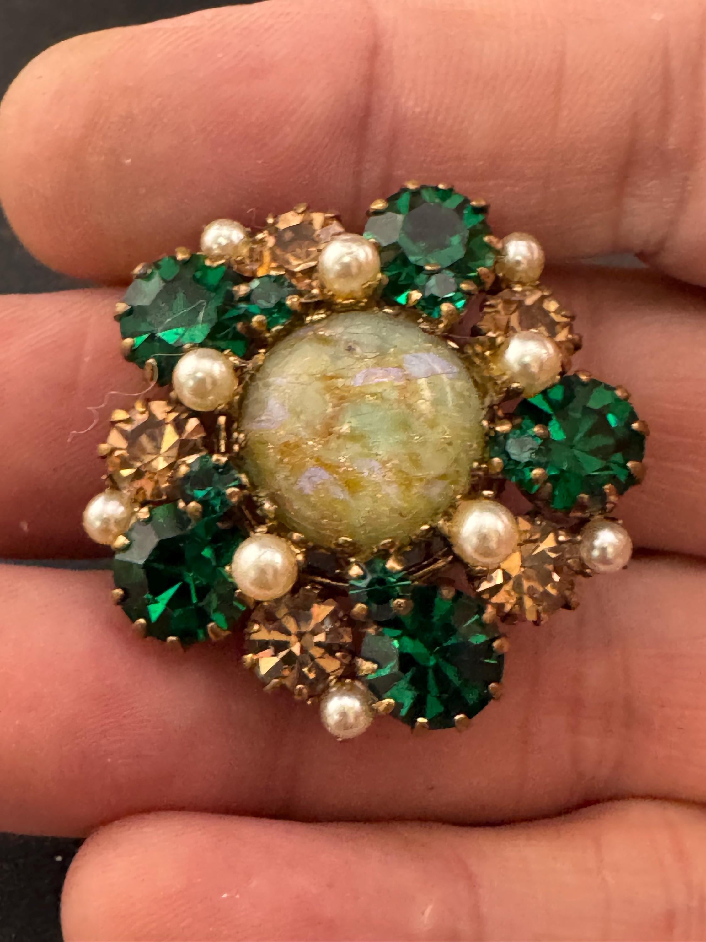 Antique Art Deco Czech gold tone emerald rhinestone faux pearl crystal cabochon brooch
