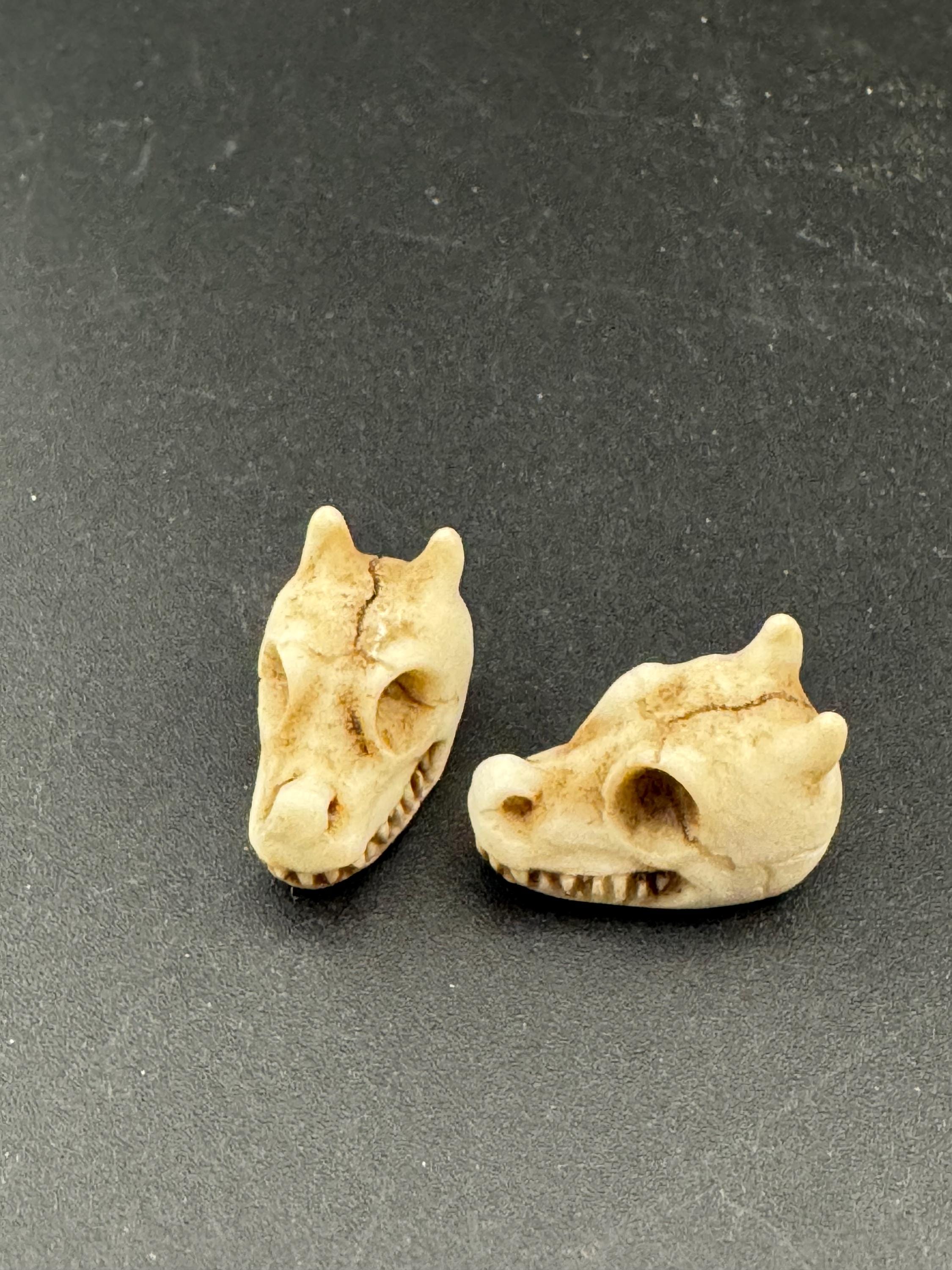 2 pieces Miniatures spooky Halloween animal skull cake topper decorations, craft scenery, reusable plastic