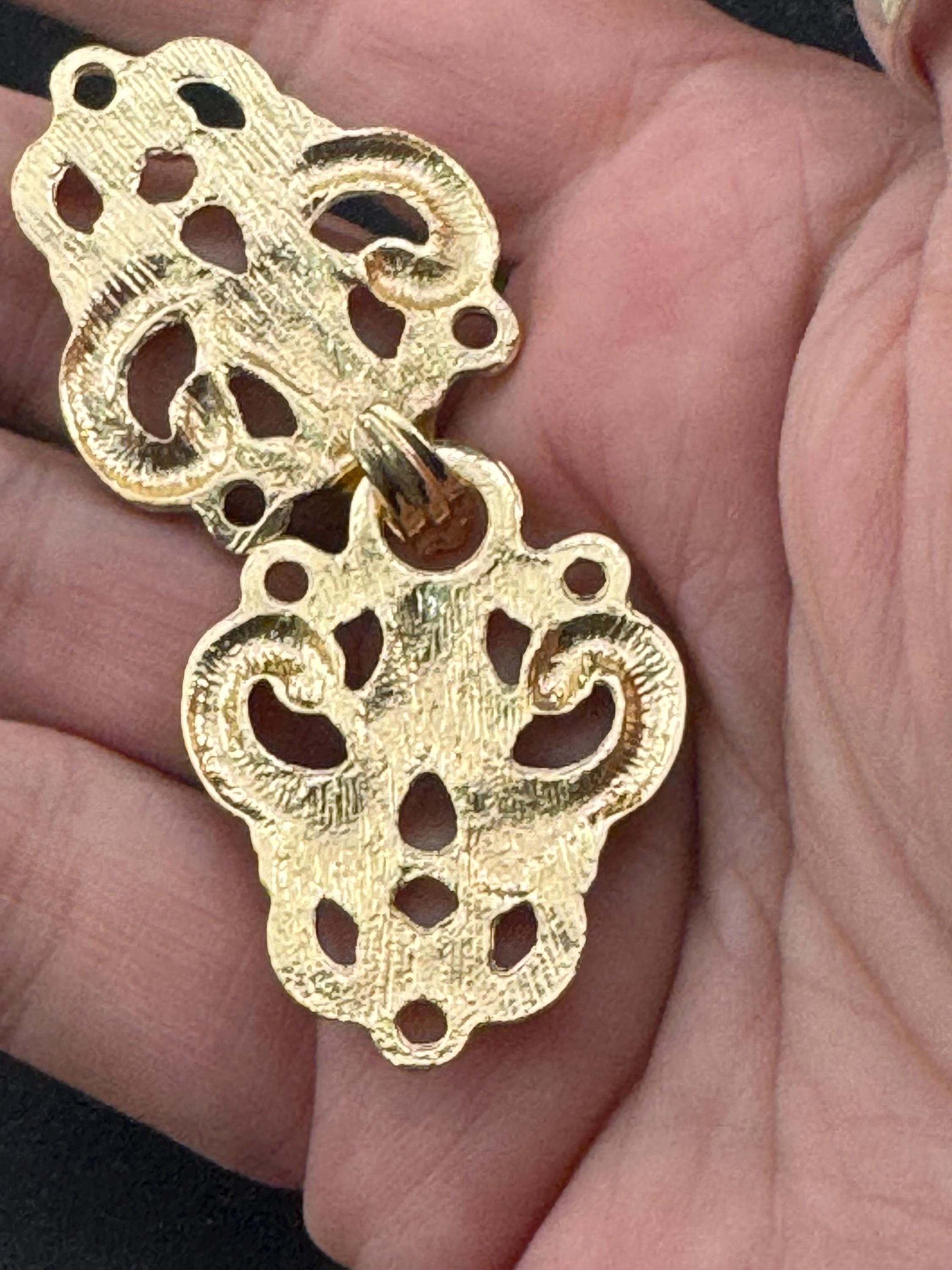 gold double belt buckle , sewing clothing cardigan cloak clasp