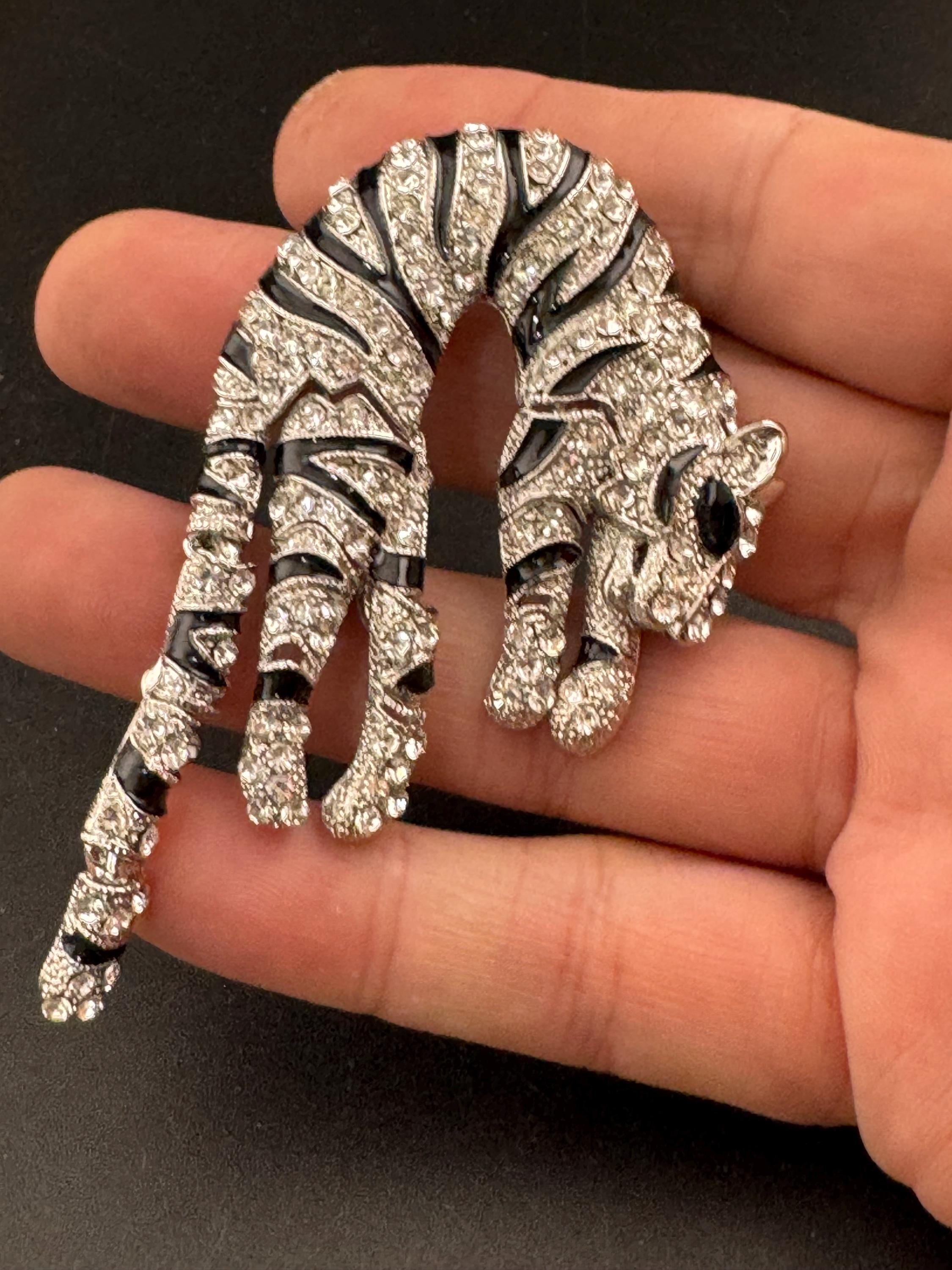 Large 7cm vintage Black and White rhinestone Diamanté Big Cat tiger  brooch