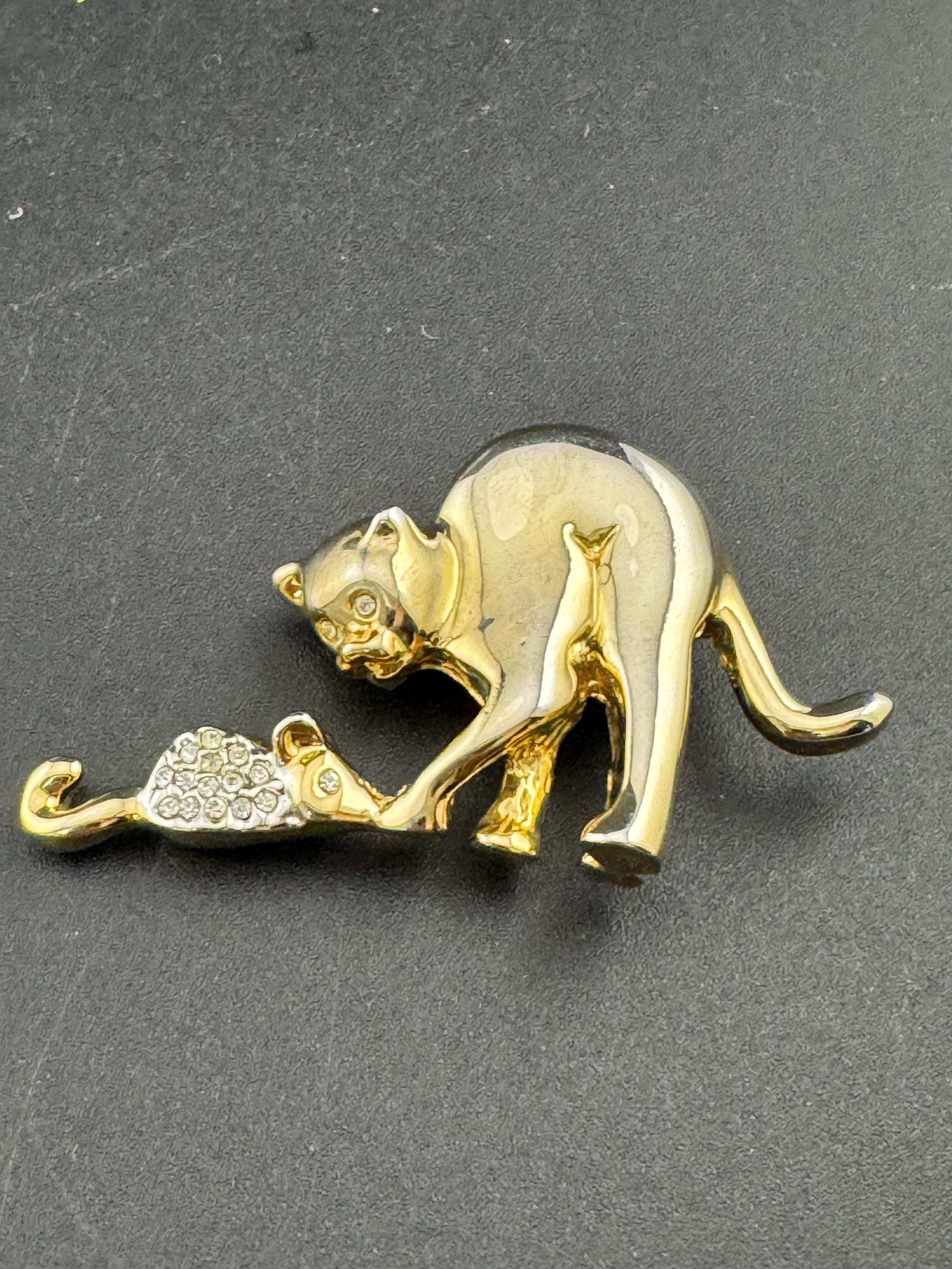Vintage Crystal cat and mouse brooch, gold tone